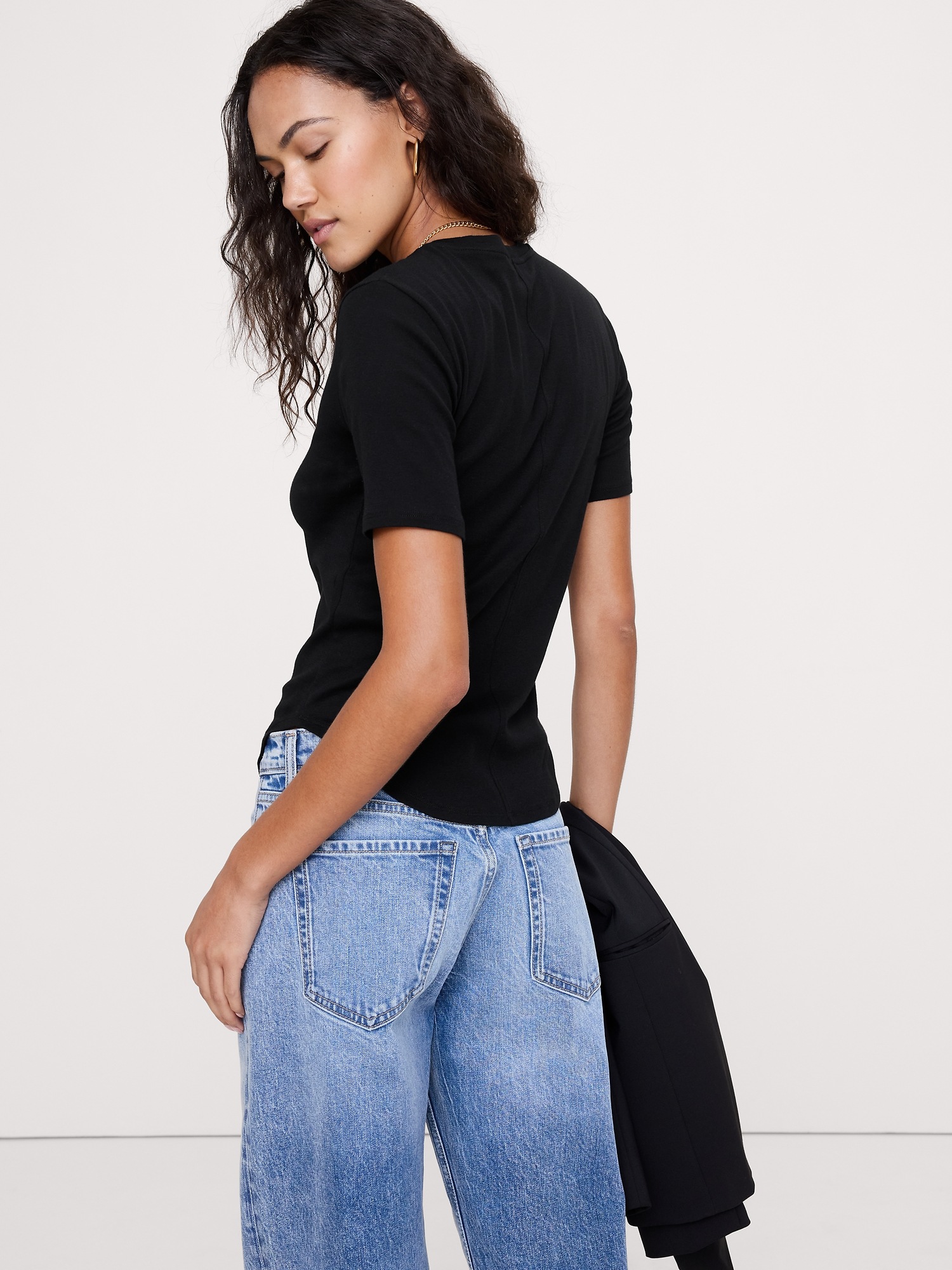 Женская футболка Banana Republic Airy Cotton Elbow-Sleeve, цвет: Чёрный — фото 2
