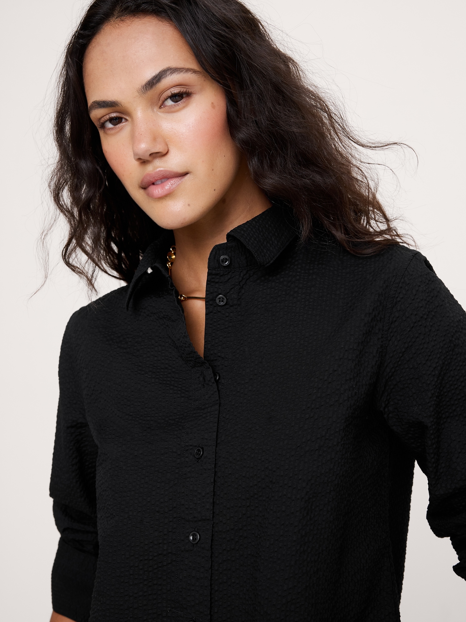 Женская рубашка Banana Republic The Everyday Shirt in Cotton Seersucker, цвет: Чёрный — фото 3