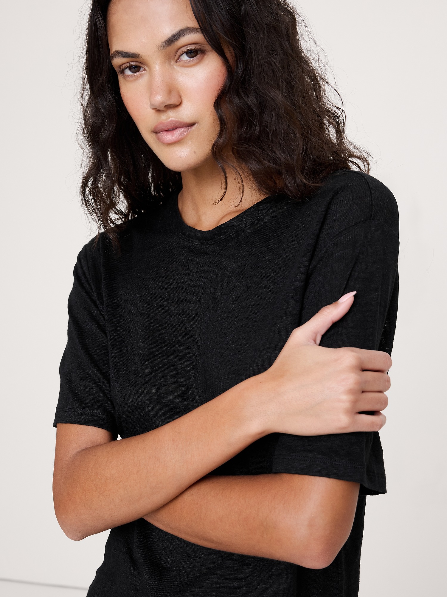 Женская футболка Banana Republic Relaxed Linen, цвет: Чёрный — фото 3