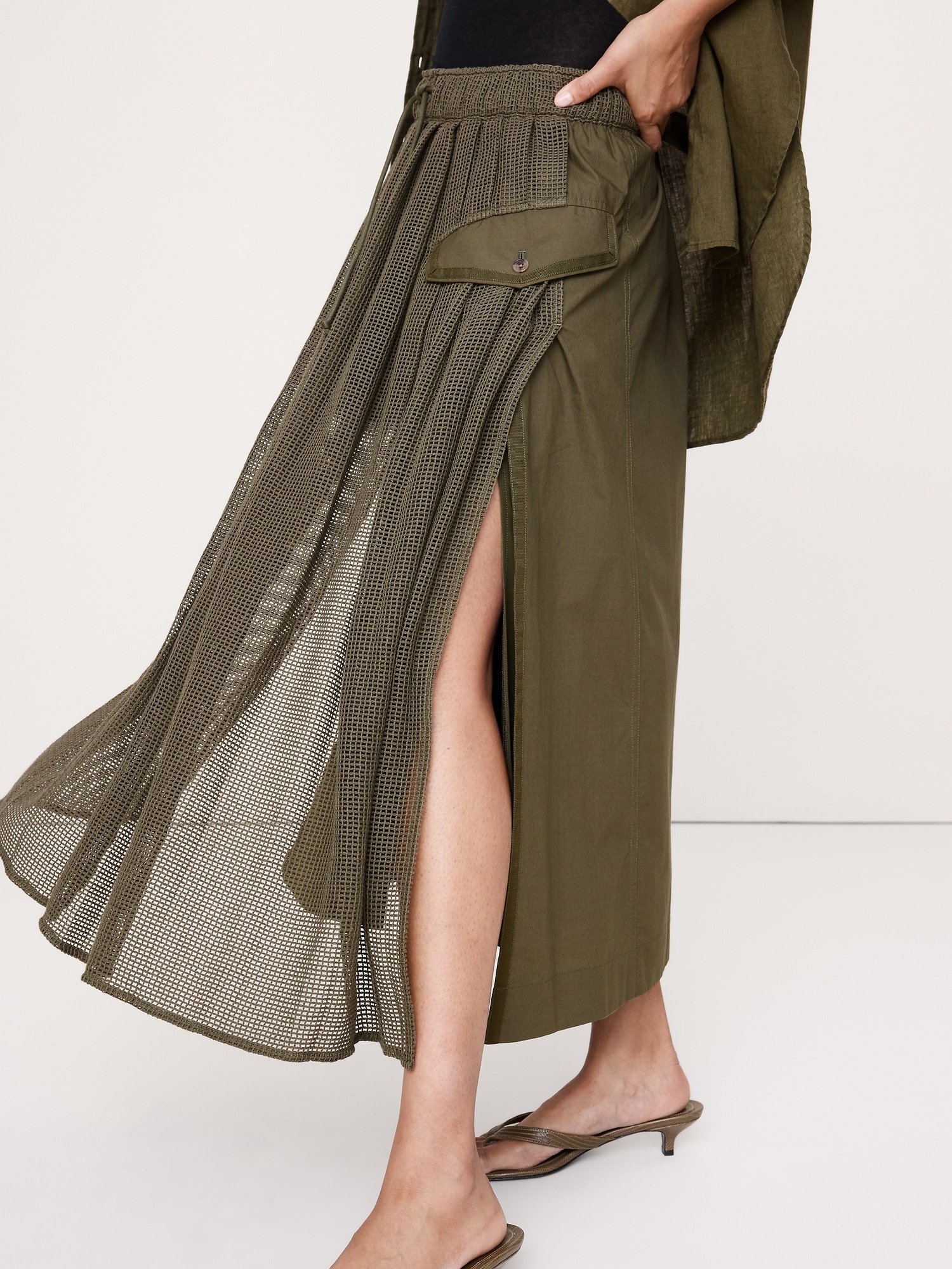 Женская юбка Banana Republic Mixed Media Utility, цвет: Оливковый зелёный — фото 4