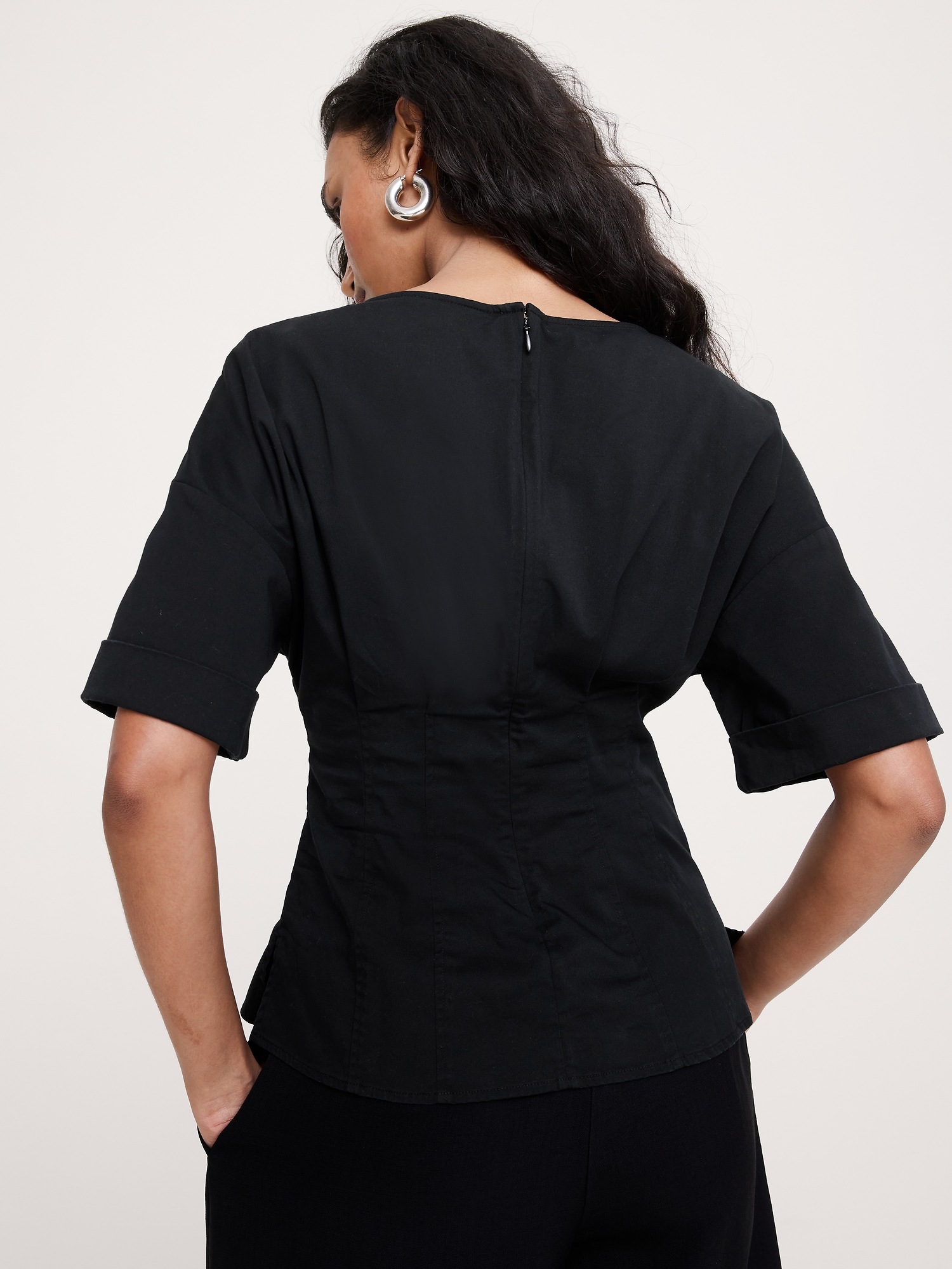 Женский топ Banana Republic Soft Cotton Fitted Waist Top, цвет: Чёрный — фото 2