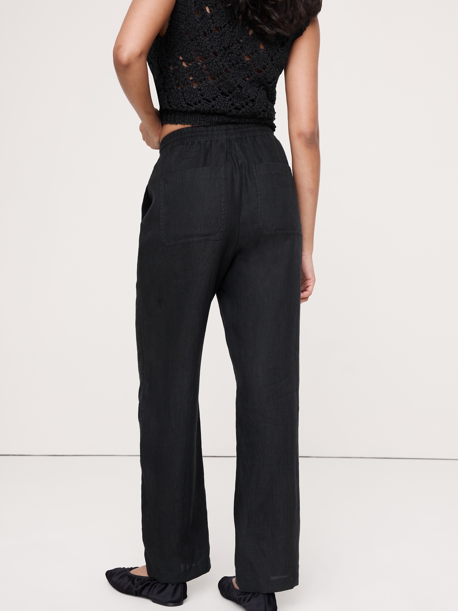 Женские брюки Banana Republic The Getaway Straight-Leg Pull-On Pant in Linen, цвет: Чёрный — фото 2