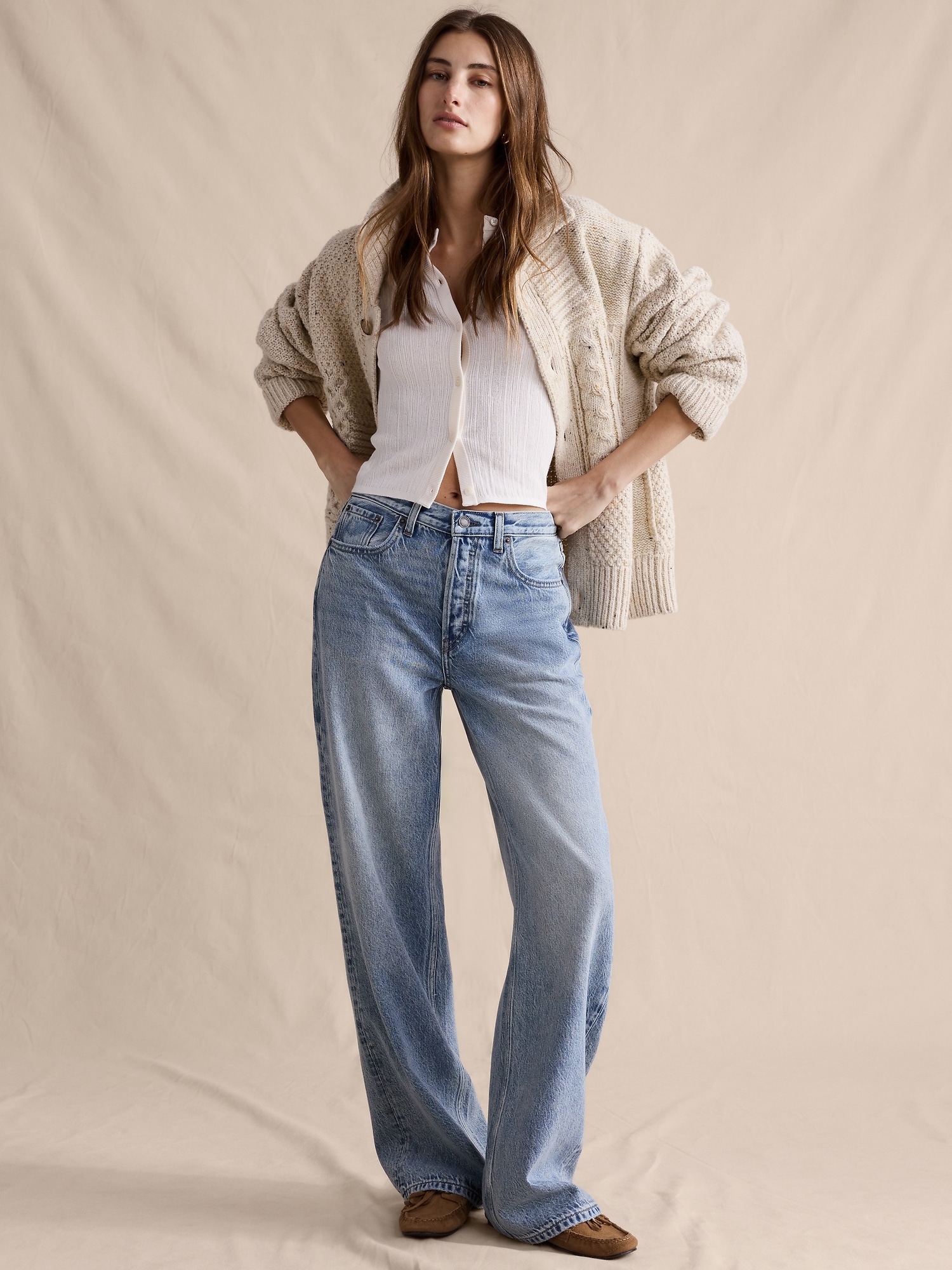 Mid-Rise Baggy-Straight Lightweight Jean