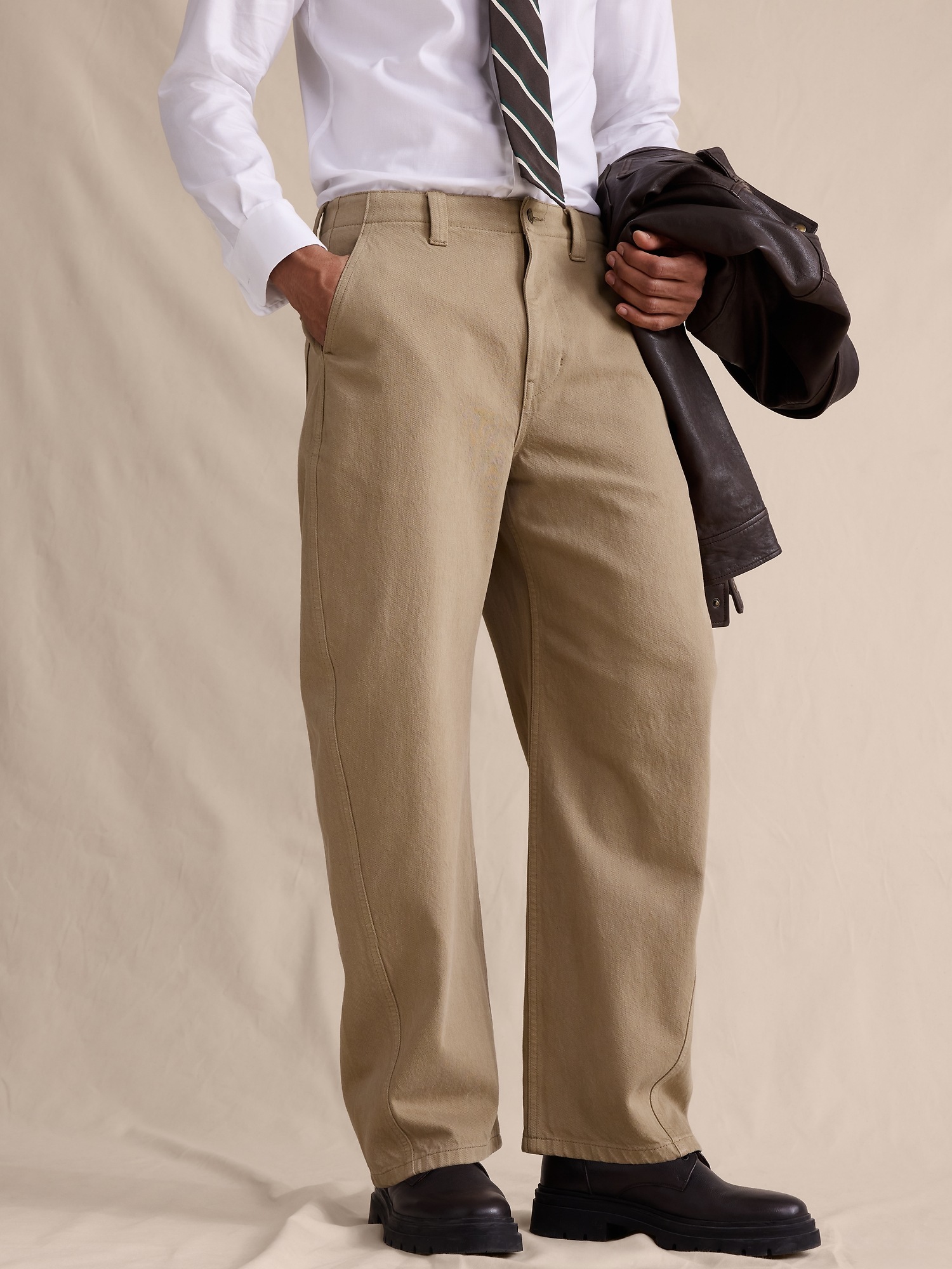 Мужские джинсы Banana Republic Loose Utility Jean, цвет: Хаки бежевый — фото 3