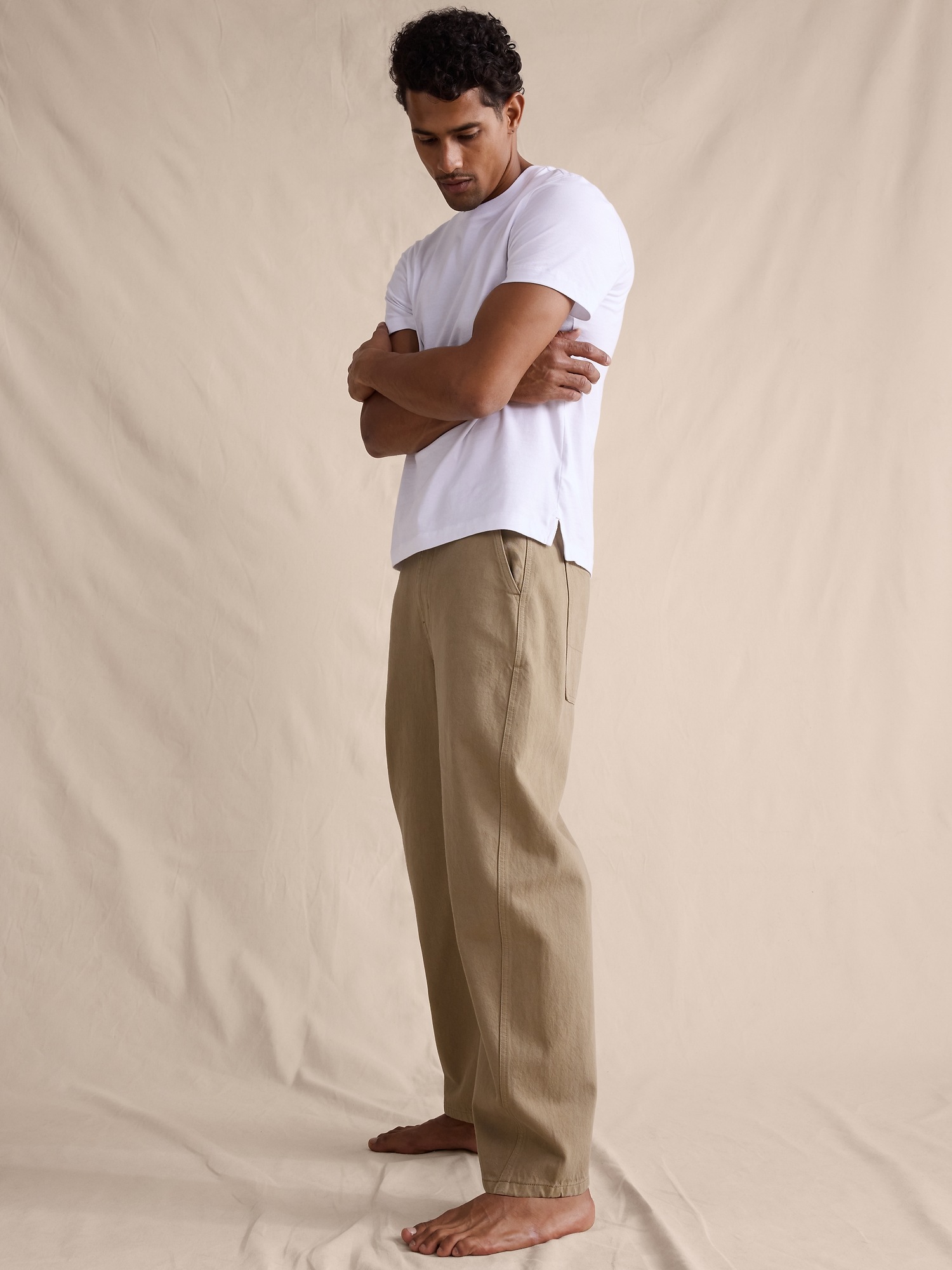 Мужские джинсы Banana Republic Loose Utility Jean, цвет: Хаки бежевый — фото 4