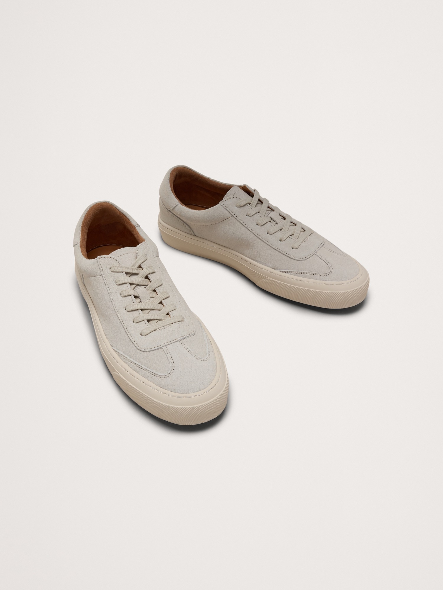 Мужские кроссовки Banana Republic Suede Court, цвет: Меловой белый — фото 2