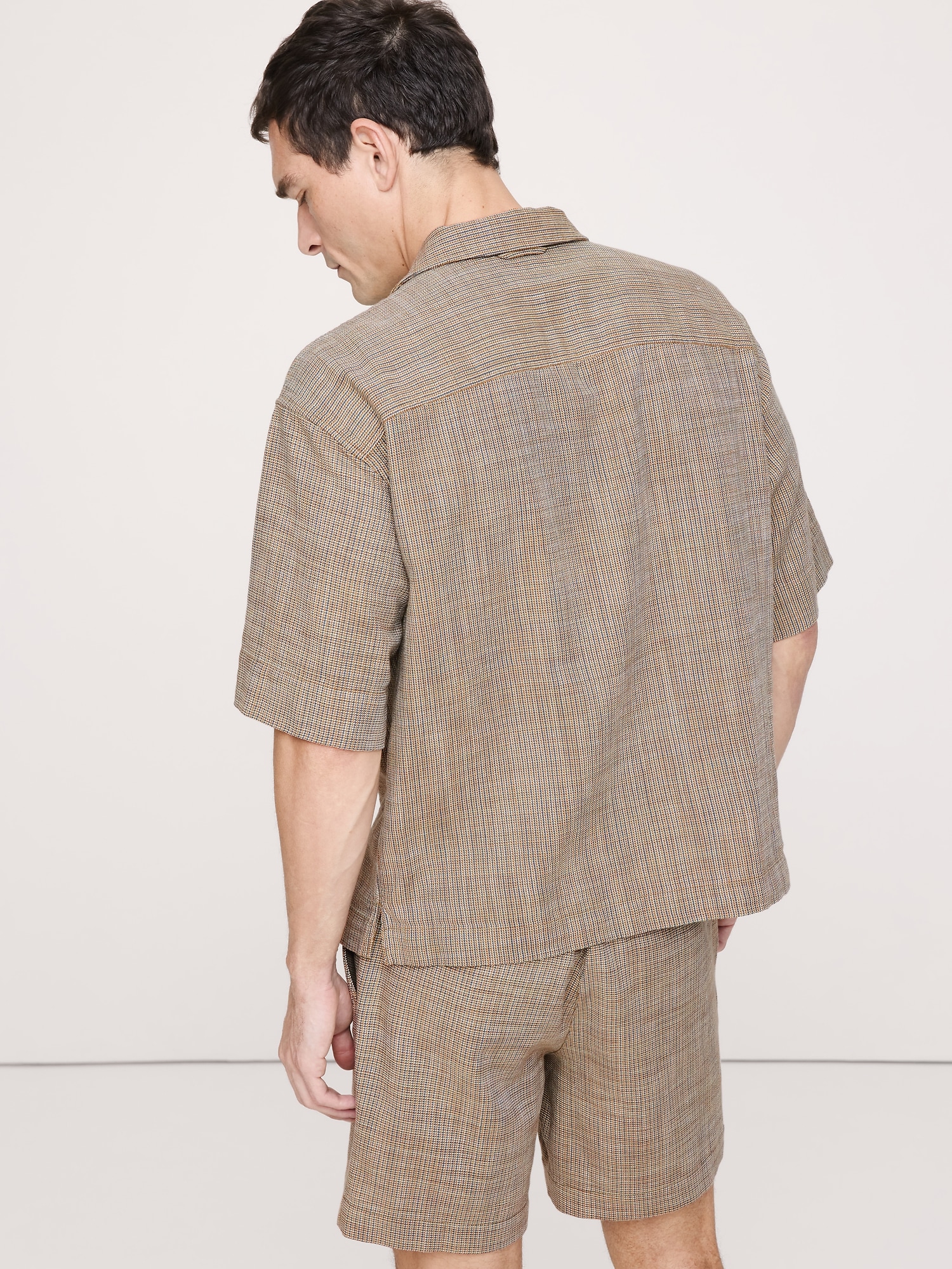Мужская рубашка Banana Republic Relaxed-Fit Cotton Resort, цвет: Оливковый зелёный — фото 2