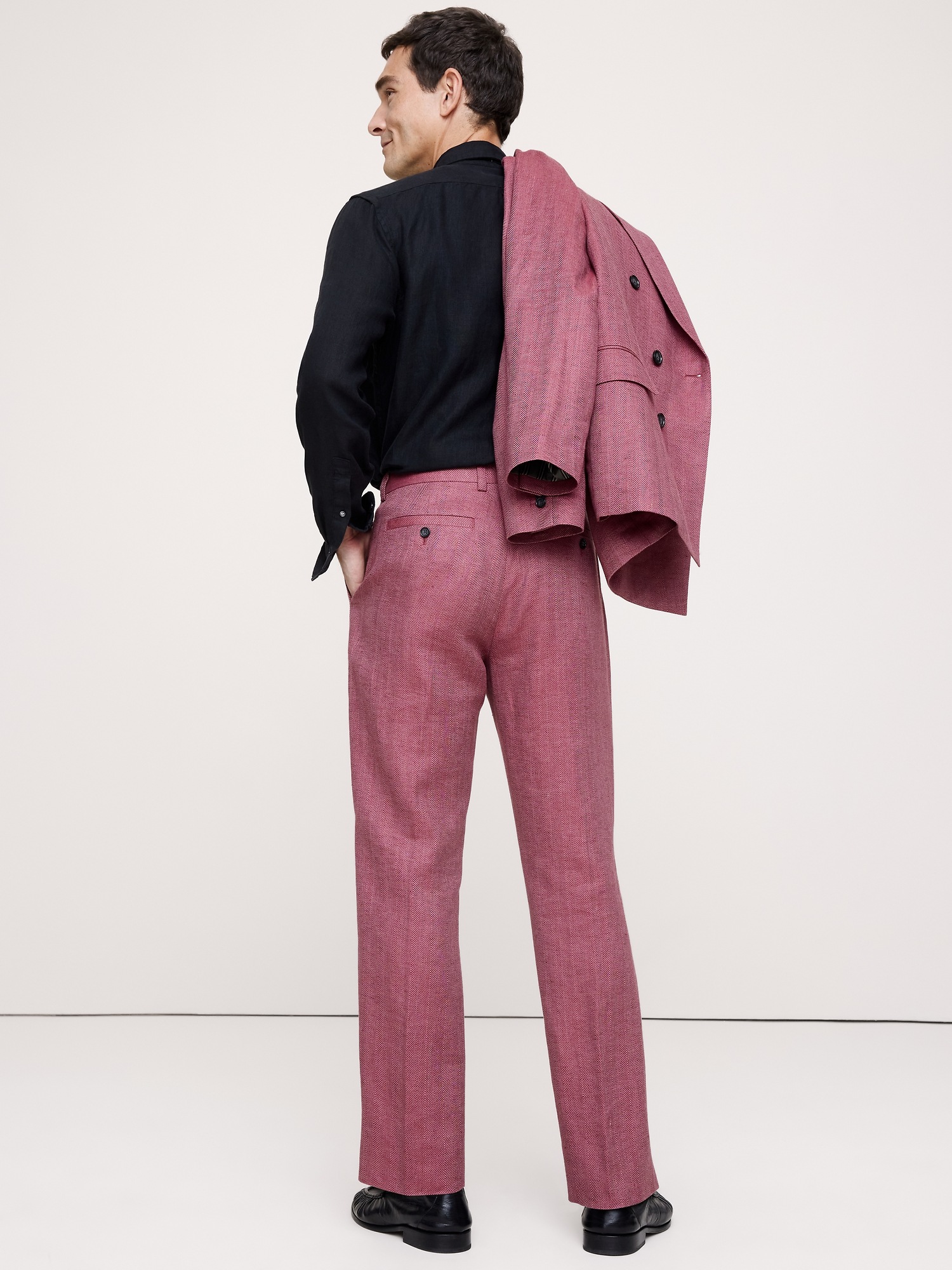 Мужские брюки Banana Republic Straight Linen-Merino Suit Pant, цвет: Сливовый винный — фото 2