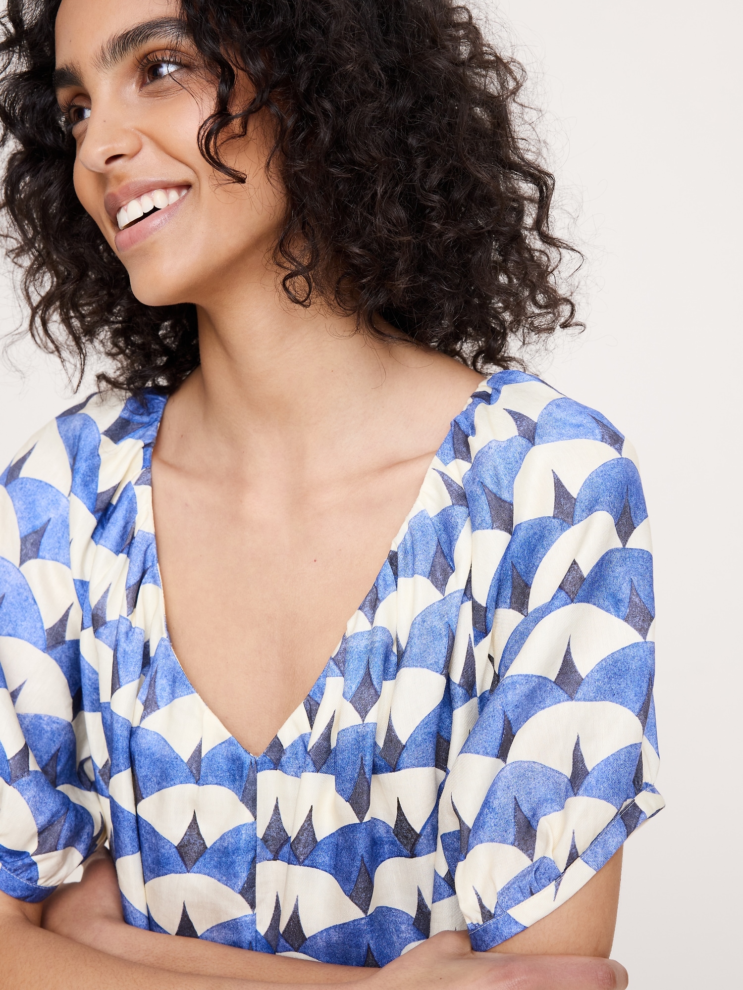 Image number 4 showing, Viscose-Linen Puff-Sleeve Mini Dress