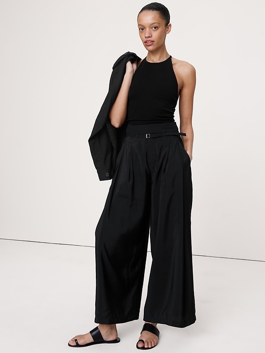 Pleated Wide-Leg Cropped Pant in Luster Twill
