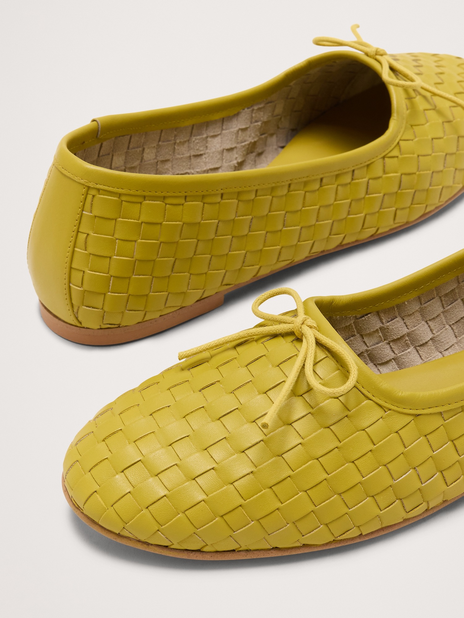 Banana Republic Roma Woven Leather Flat by Freda Salvador, цвет: Зелёный шартрез — фото 6