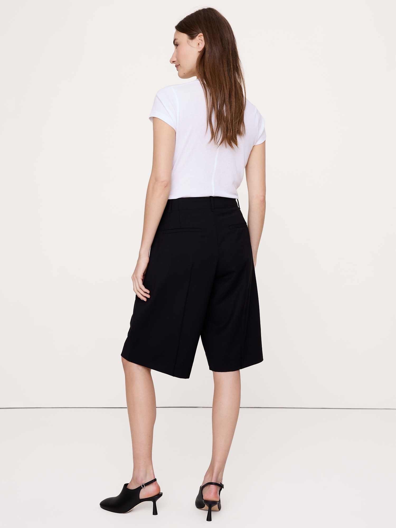 Image number 3 showing, High-Rise Italian Wool Bermuda Short