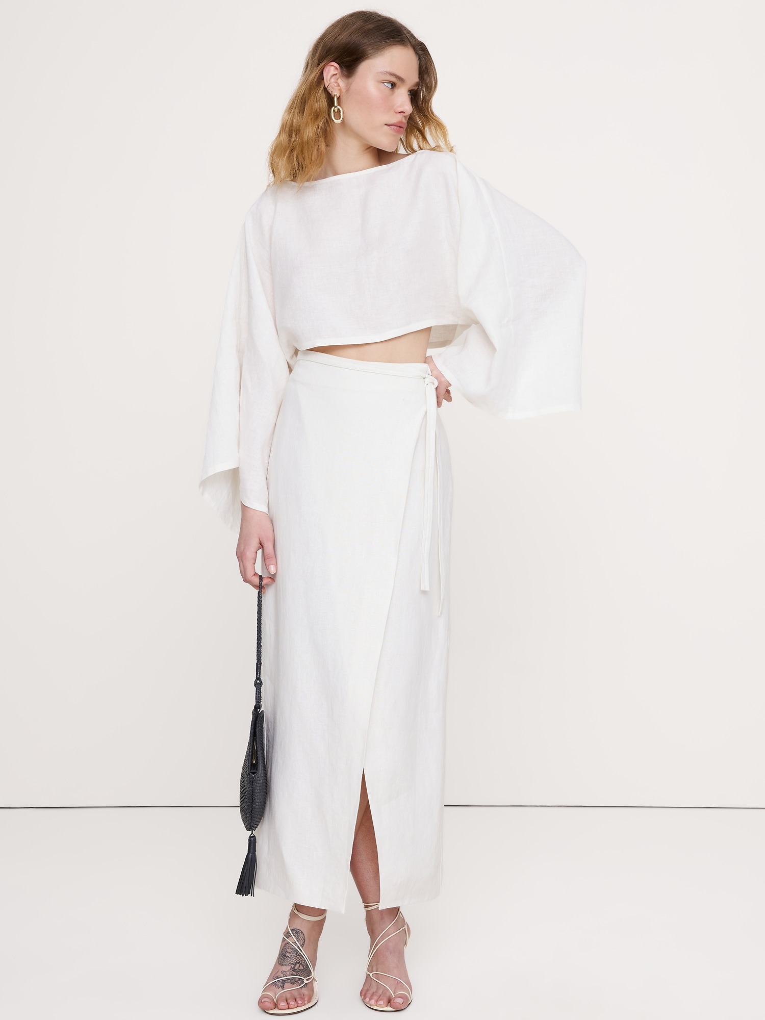 Image number 1 showing, Linen Cropped Boatneck Top