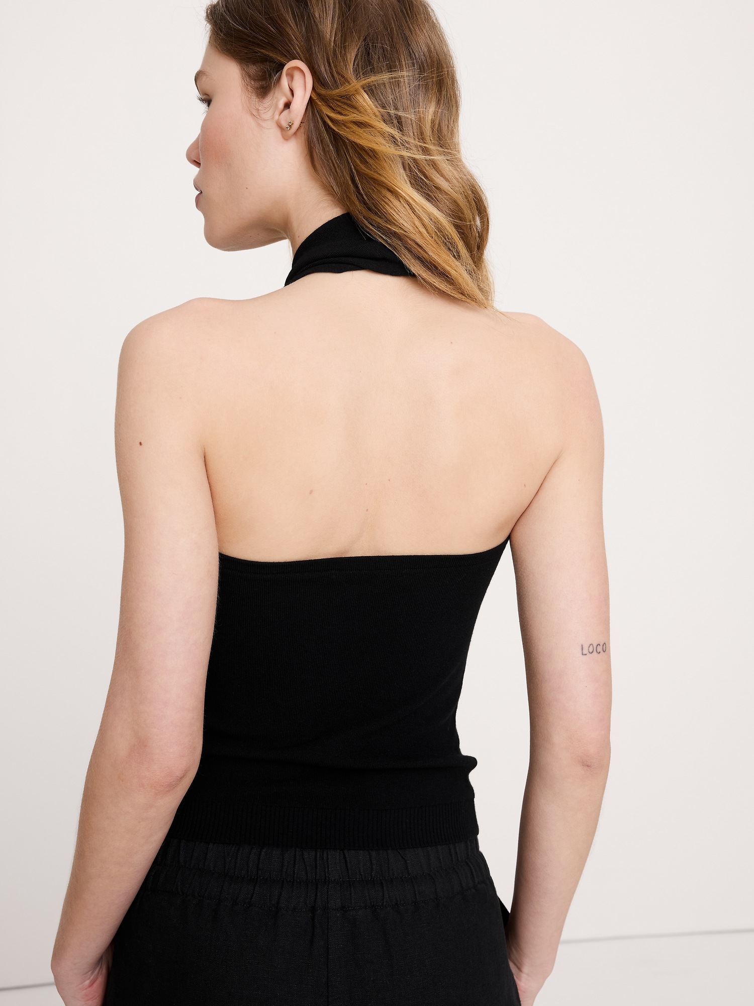 Женский топ Banana Republic Sculpted Button-Front Halter Top, цвет: Чёрный — фото 2