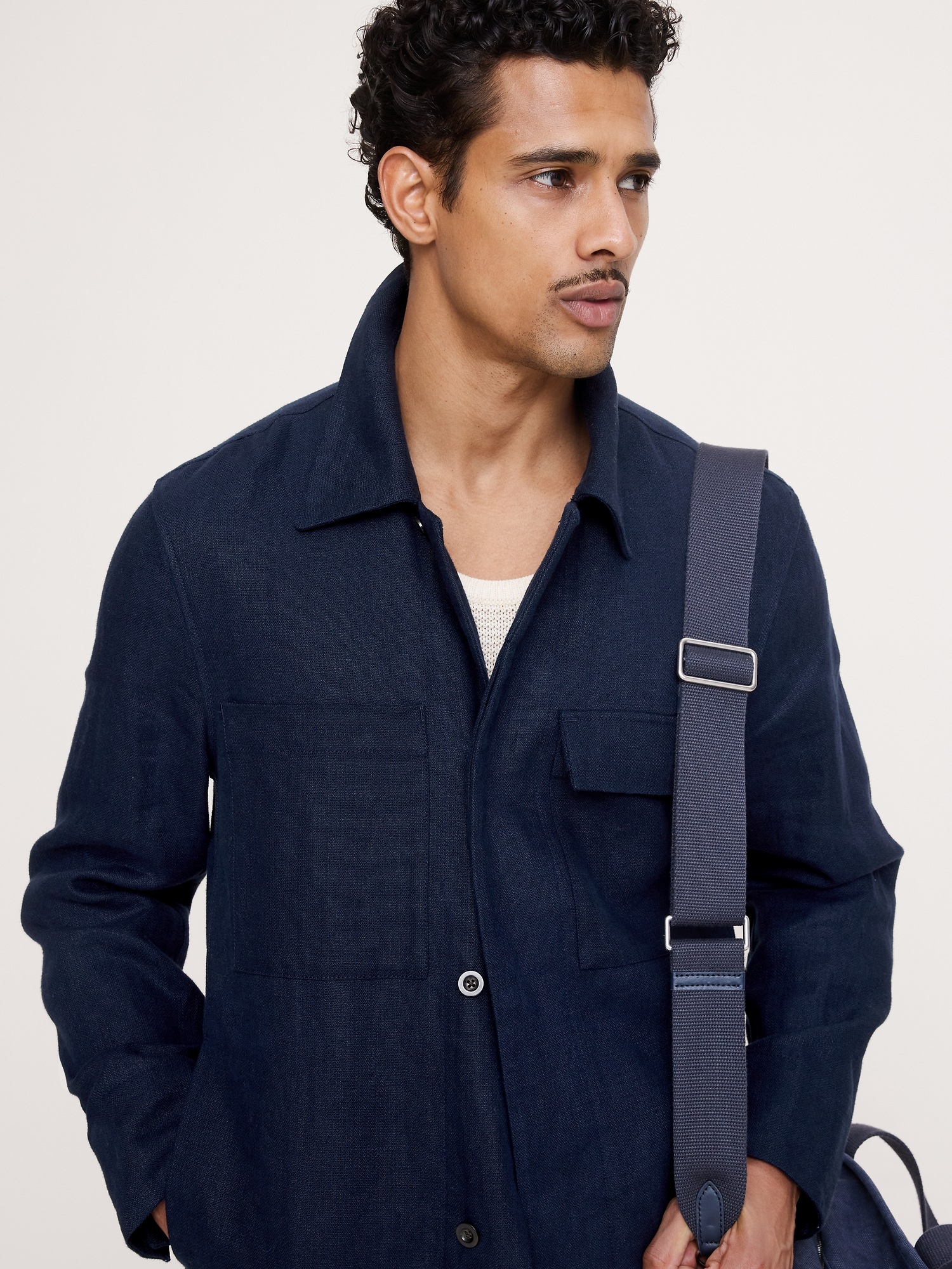 Мужская куртка Banana Republic Linen Four-Pocket Shirt Jacket, цвет: Тёмный тёмно-синий — фото 3