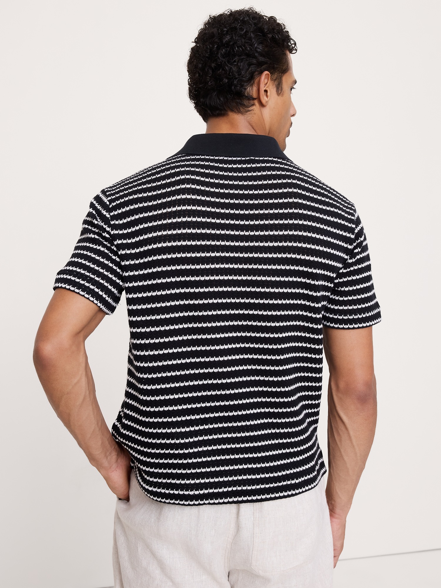 Мужское поло Banana Republic Stripe Johnny-Collar Polo, цвет: Чёрный — фото 2
