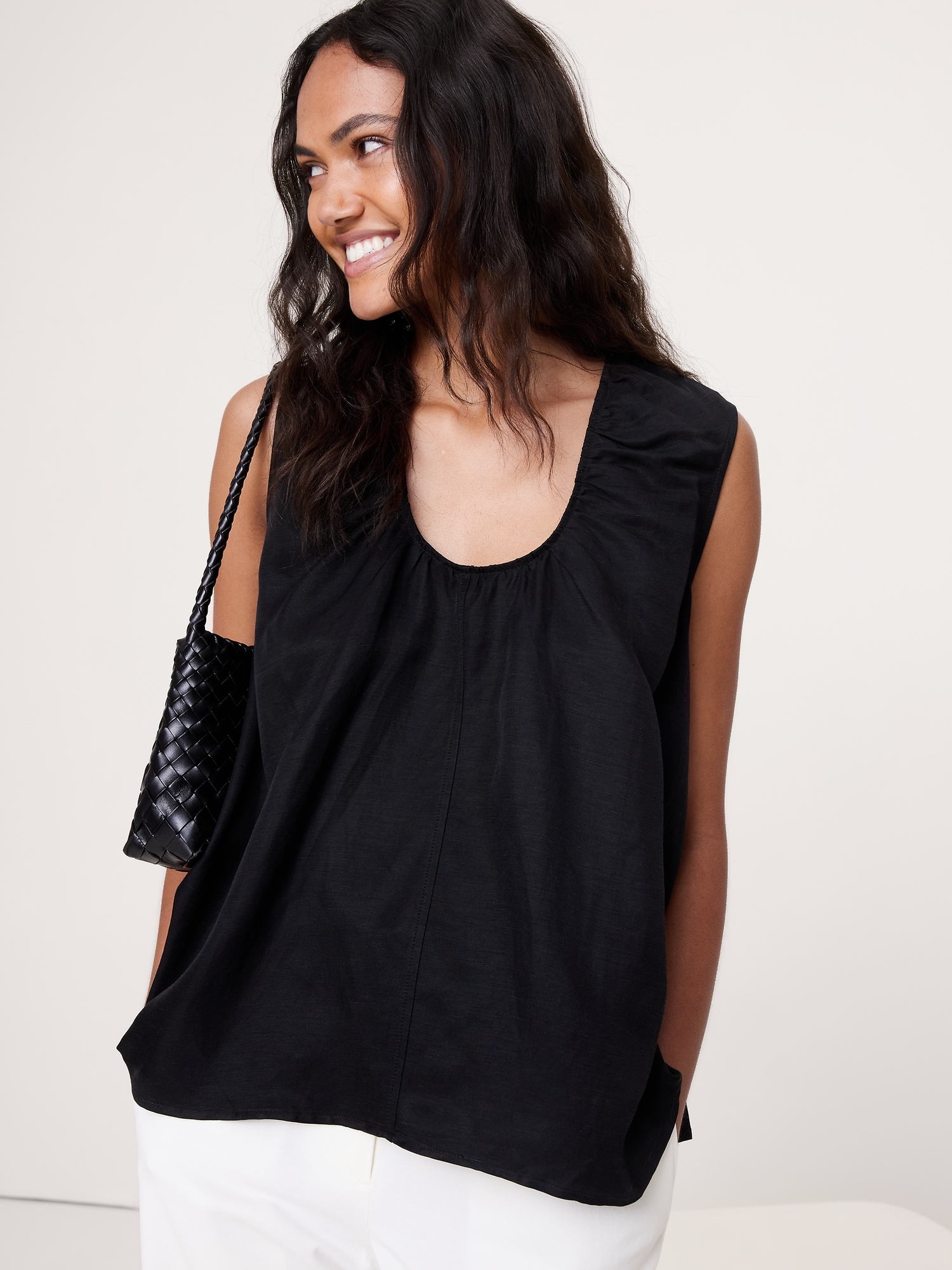 Image number 7 showing, Viscose-Linen Scoop-Neck Tank