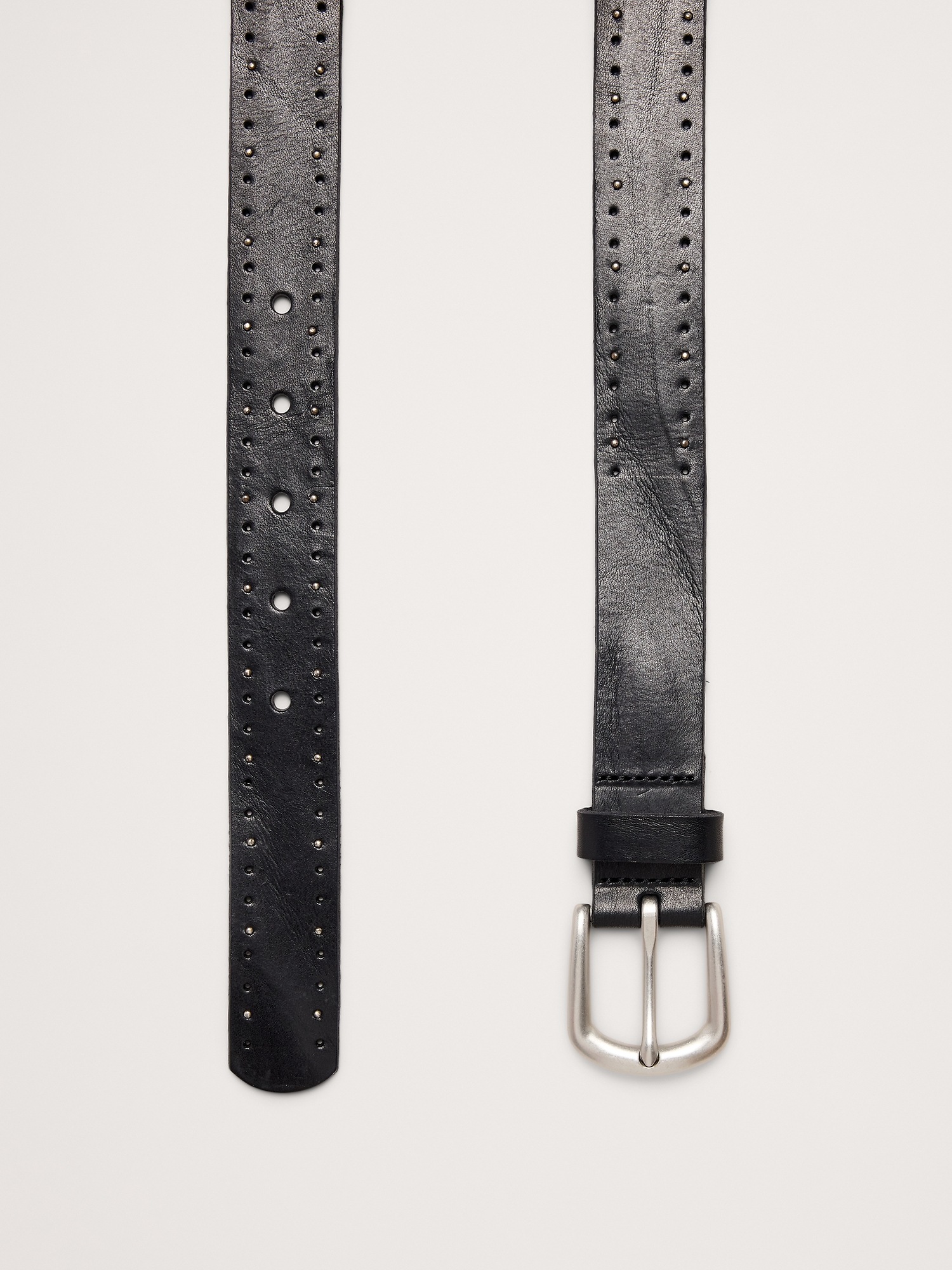 Мужской ремень Banana Republic Perforated Leather Belt, цвет: Чёрный — фото 3