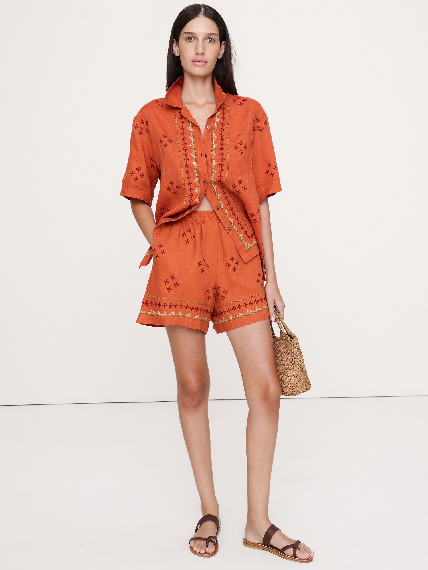 Image number 1 showing, Embroidered Linen 4" Pull-On Short