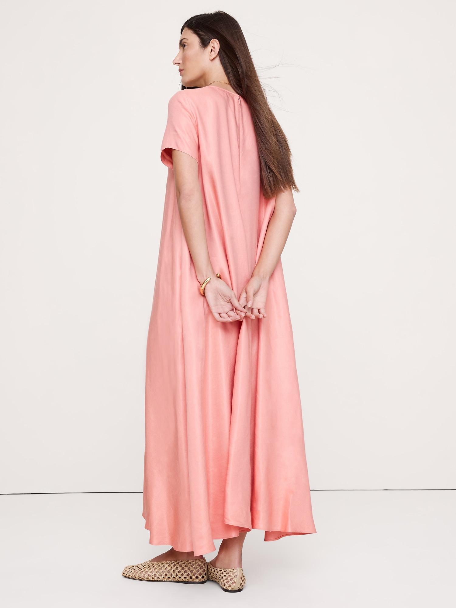 Image number 8 showing, Viscose-Linen Trapeze Maxi Dress