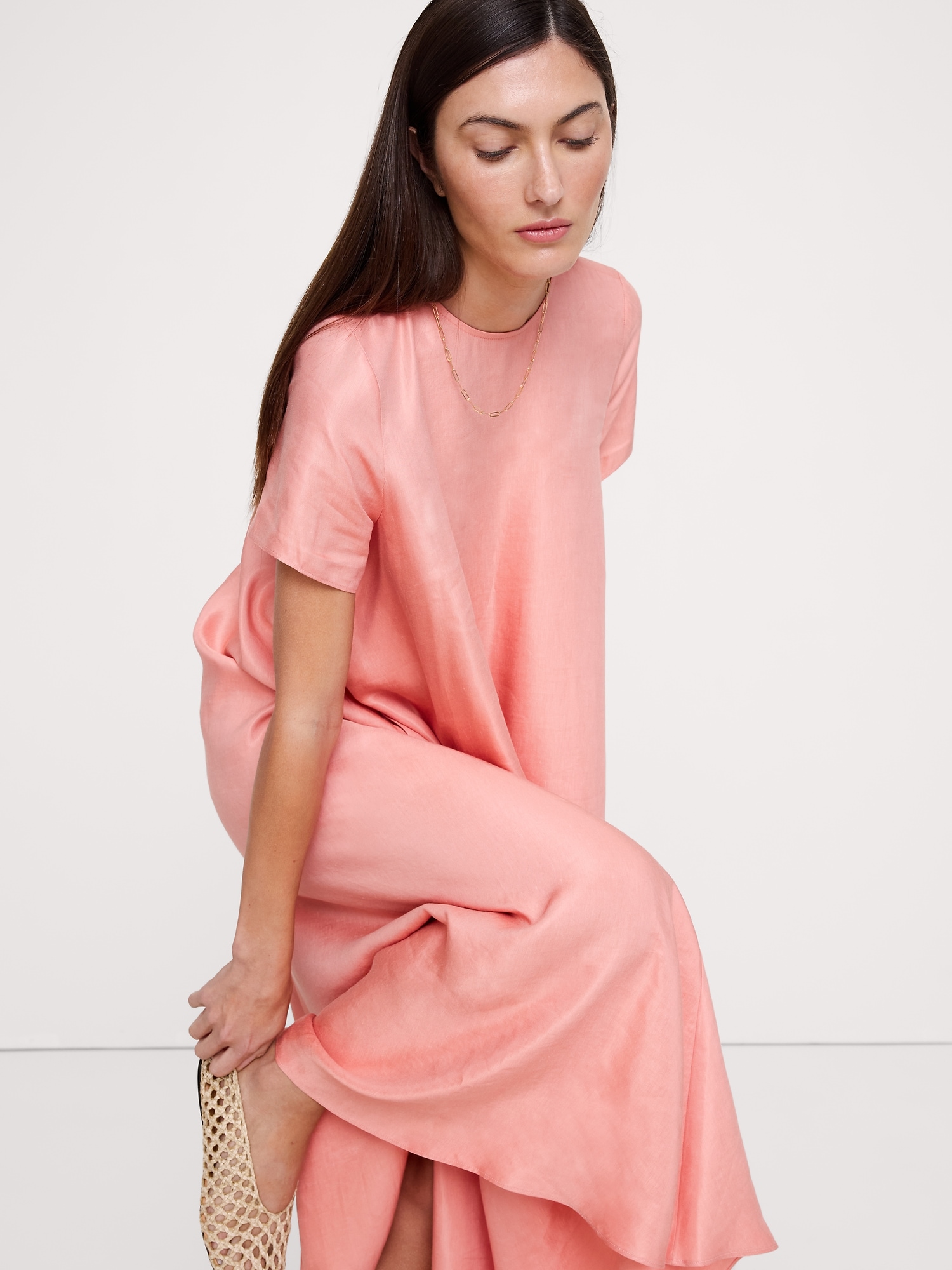 Image number 4 showing, Viscose-Linen Trapeze Maxi Dress