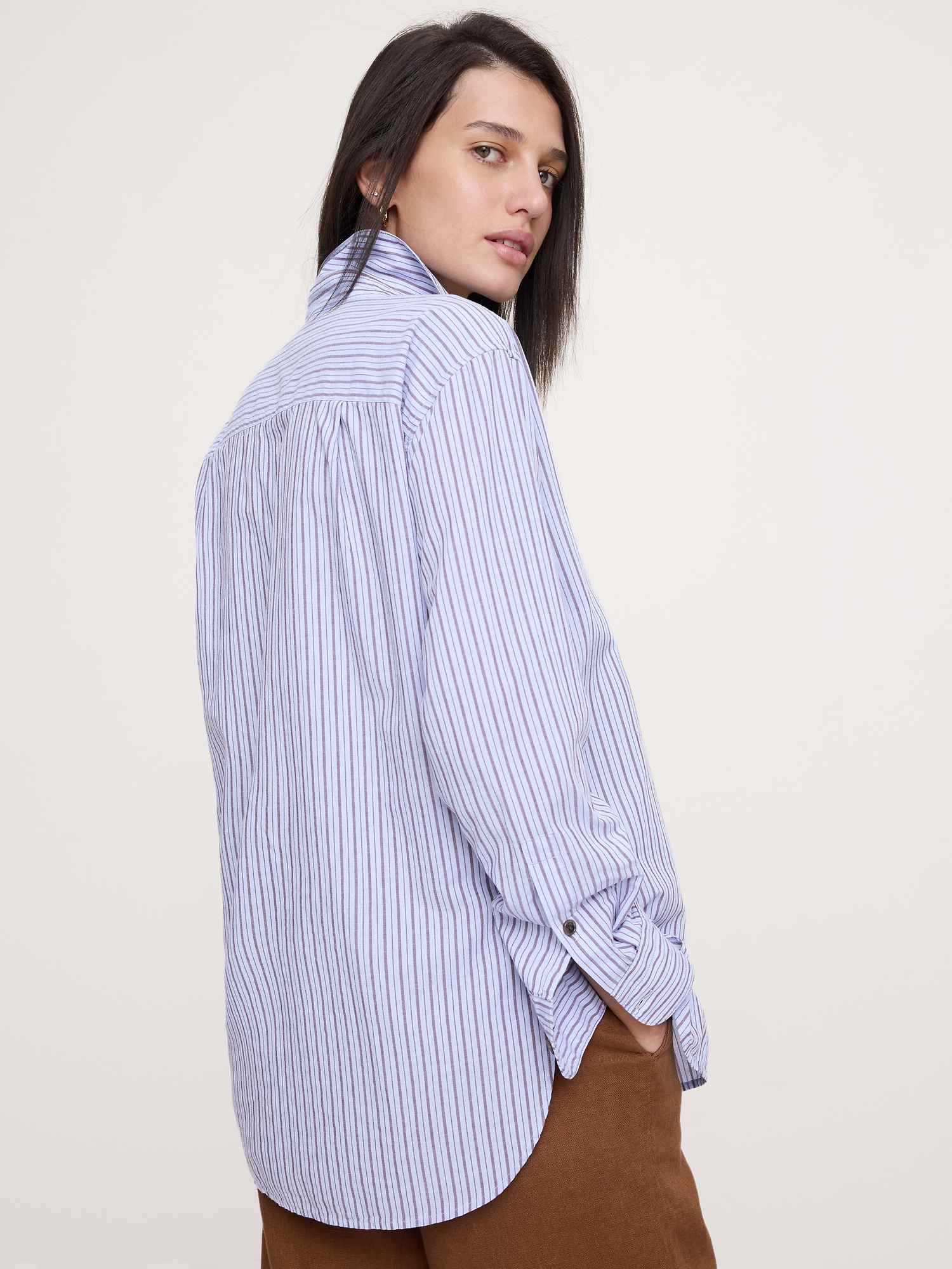 Женская рубашка Banana Republic The Oversized Shirt in Cotton Poplin, цвет: Синий полосатый — фото 2