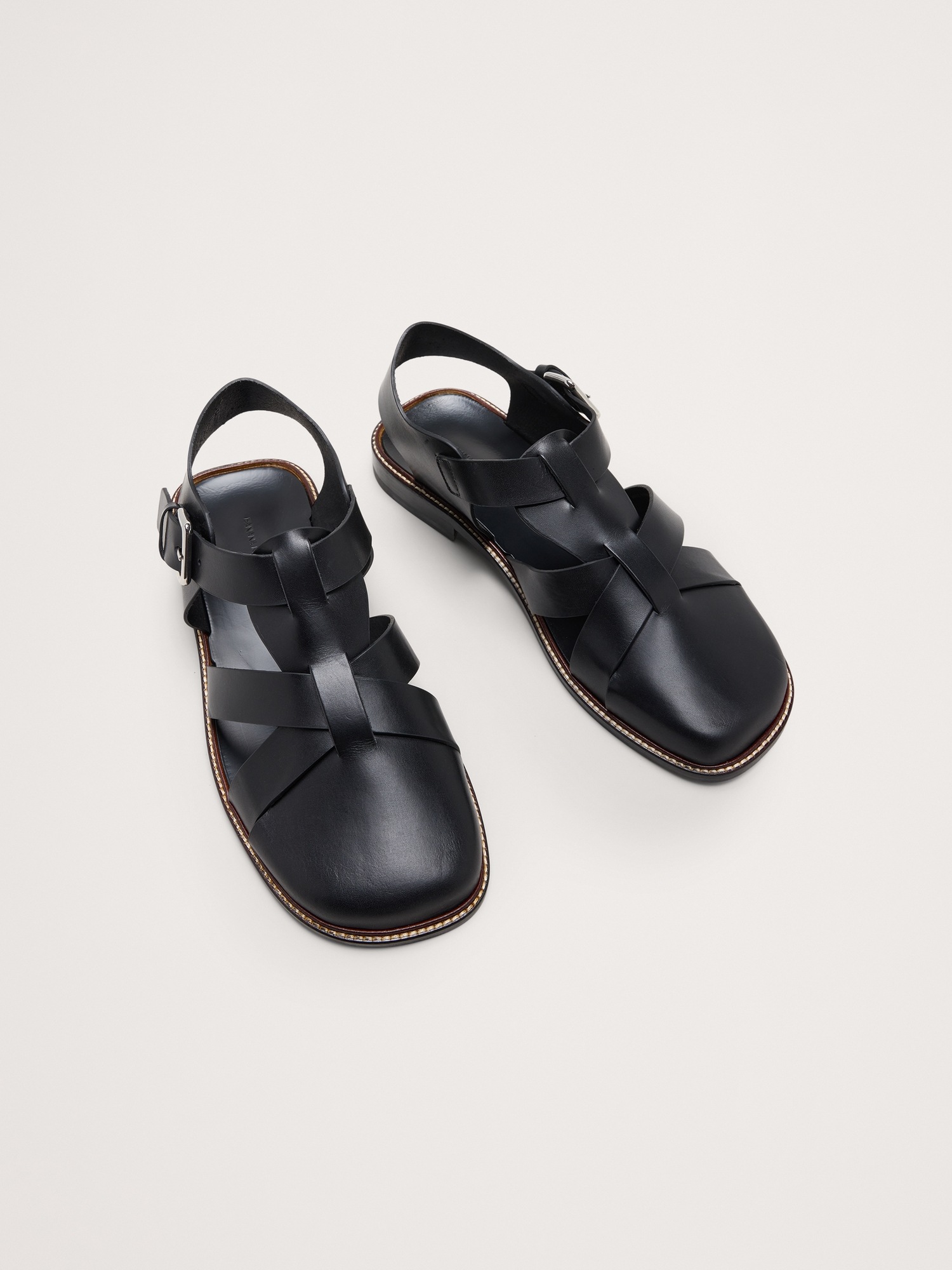 Мужские сандалии Banana Republic Leather Closed-Toe Fisherman Sandal, цвет: Чёрный — фото 3