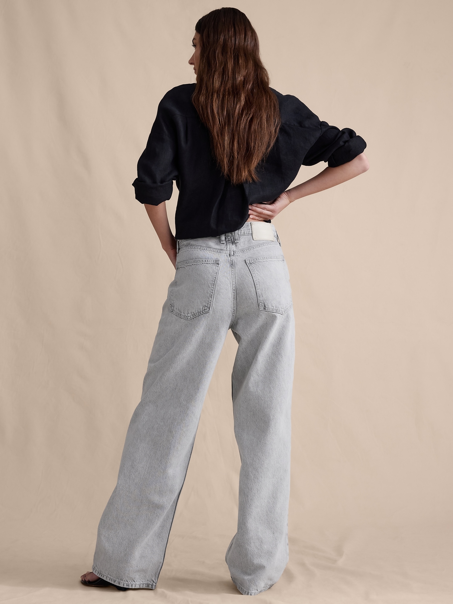 Image number 3 showing, Mid-Rise Baggy-Straight Lightweight Jean