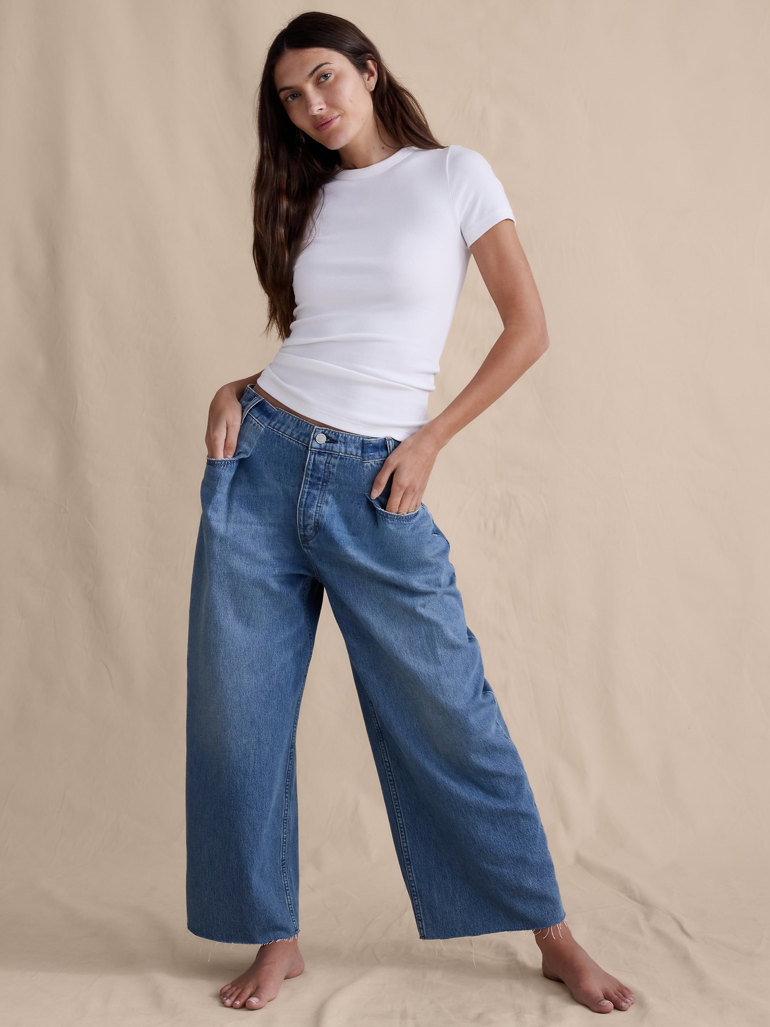 Image number 5 showing, Mid-Rise Loose Pleated Crop Jean