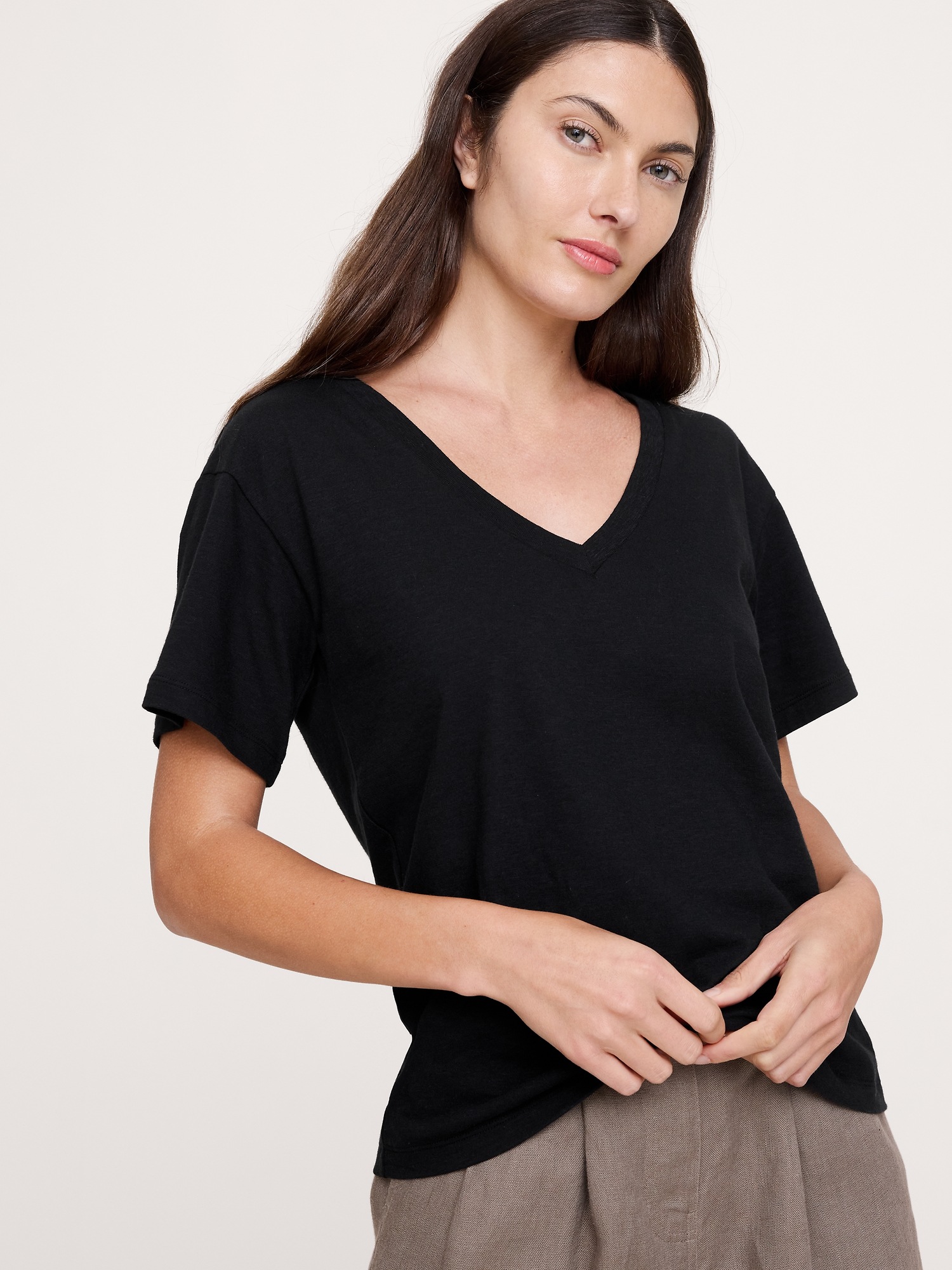 Женская футболка Banana Republic Cotton Slub Boyfriend V-Neck, цвет: Чёрный — фото 3