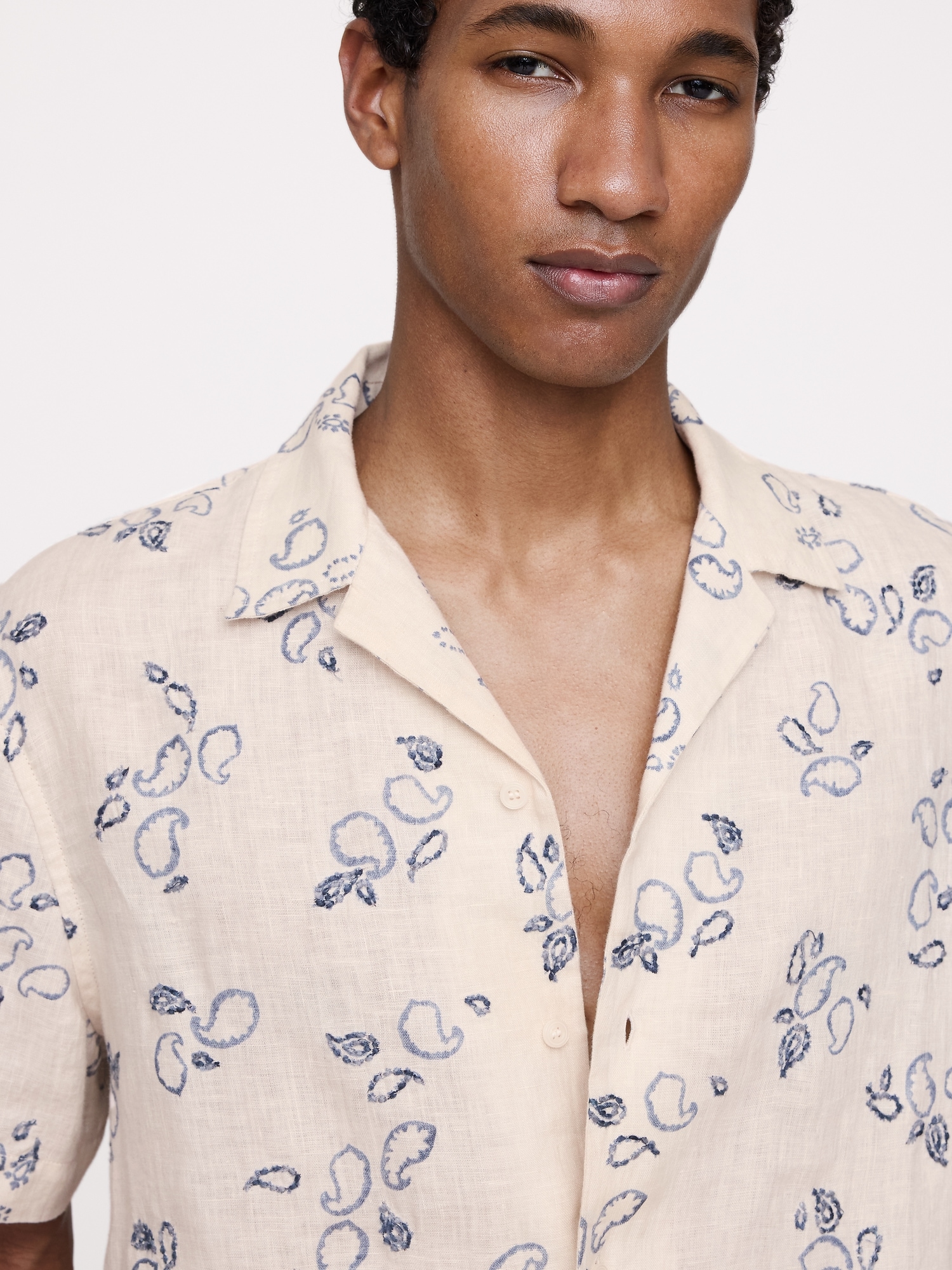 Image number 3 showing, Standard-Fit Embroidered Linen Resort Shirt