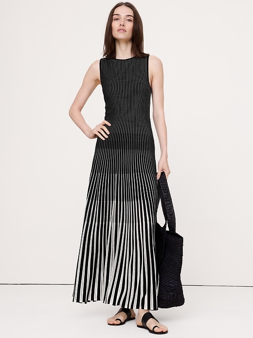 Banana Republic Women's Sculpted Eyelet Maxi Dress White & Black Stripe Size XL
