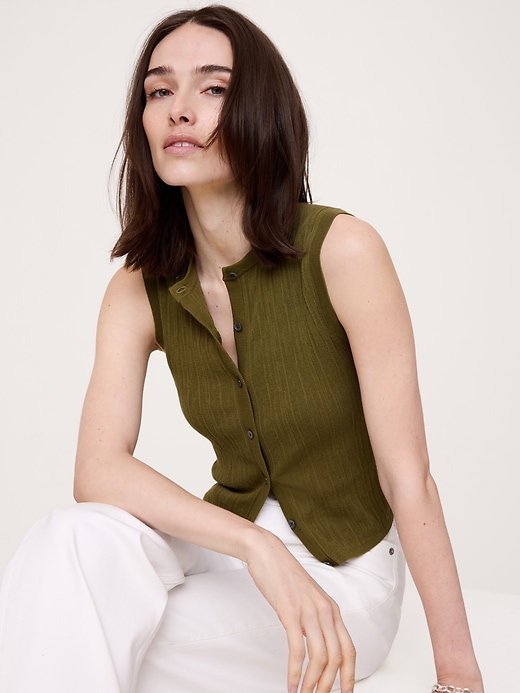 Crinkle Knit Vest | Banana Republic