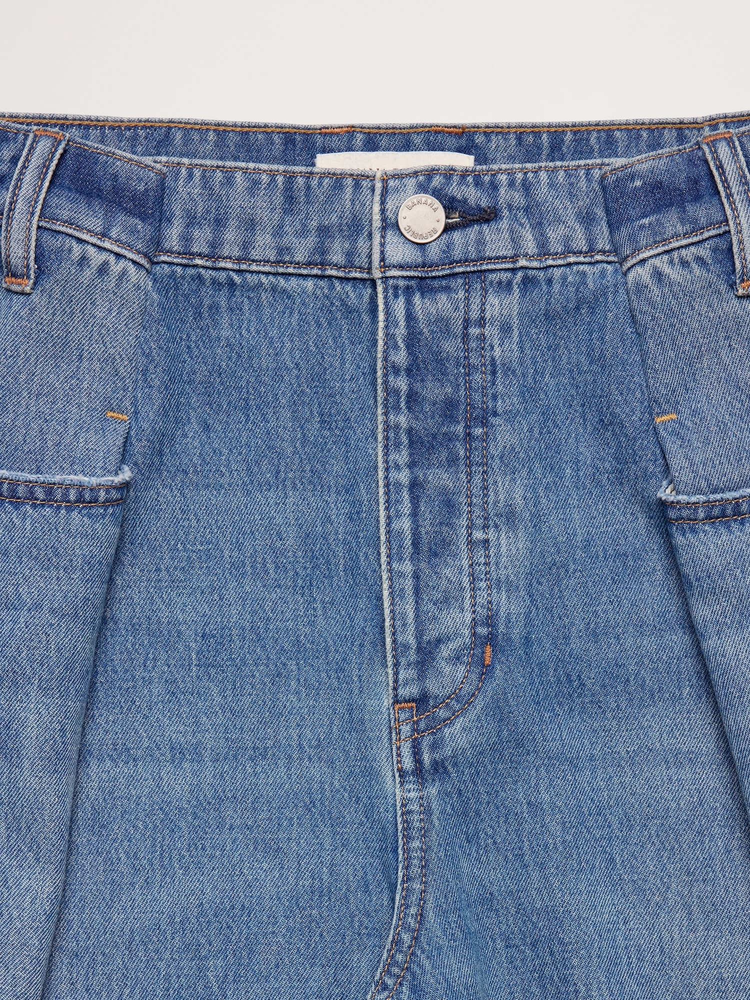 Image number 7 showing, Mid-Rise Loose Pleated Crop Jean