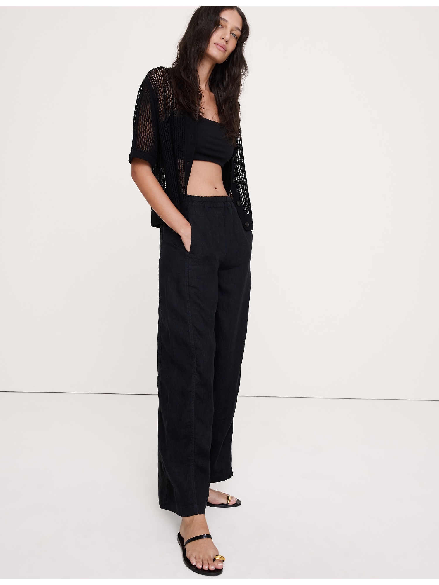 Женские брюки Banana Republic Mid-Rise Relaxed Painter Pull-On Pant in Linen, цвет: Чёрный — фото 3