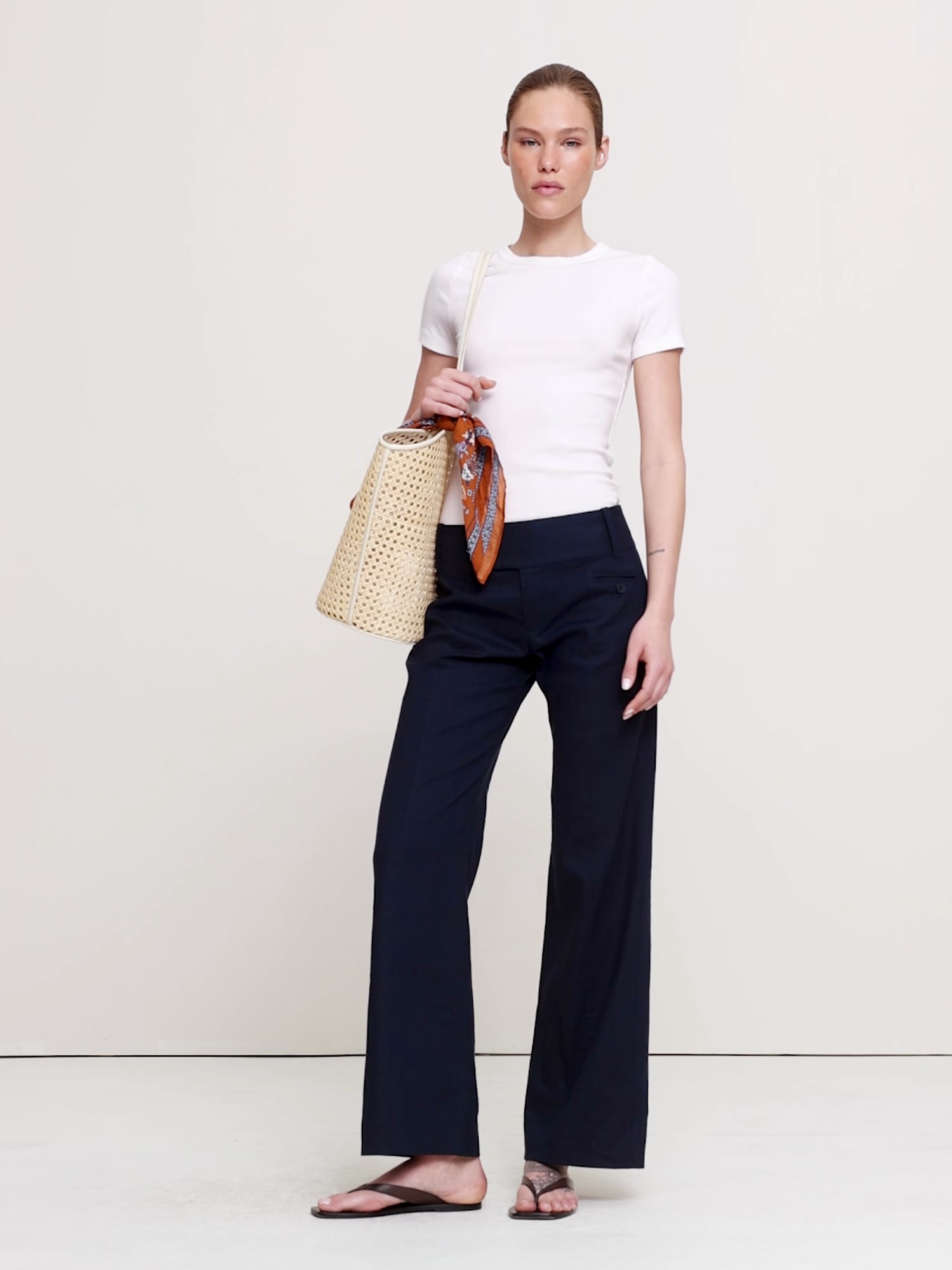 Low-Rise Wide-Leg Stretch Linen-Viscose Pant | Banana Republic