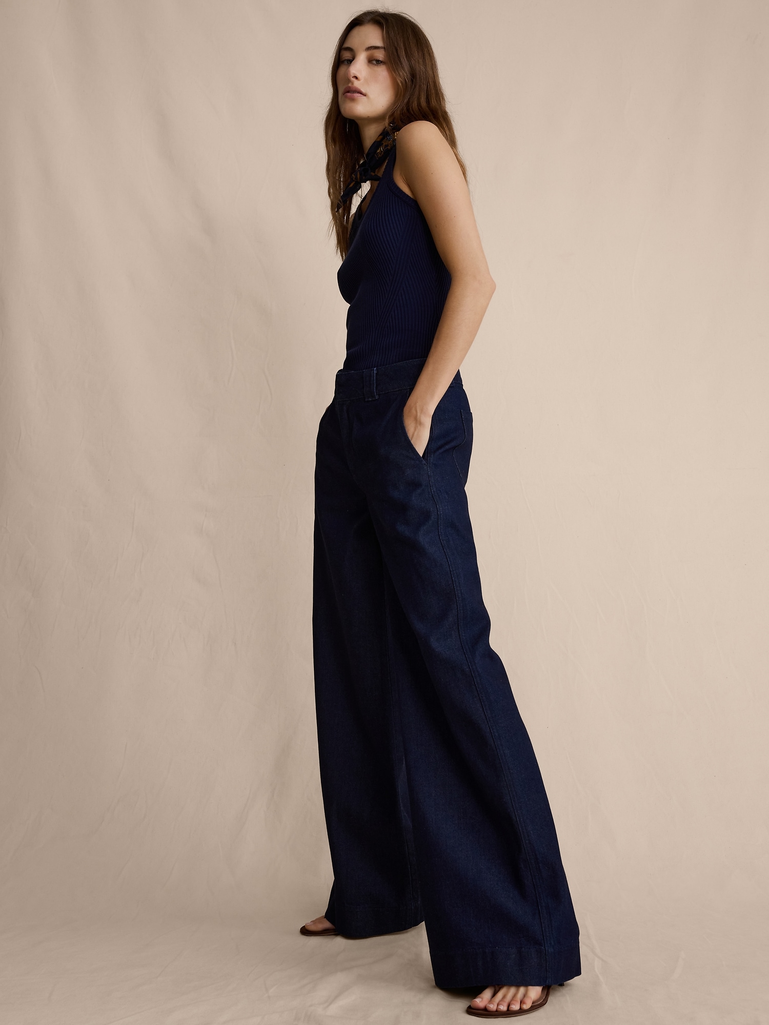 Image number 3 showing, Mid-Rise Palazzo Jean