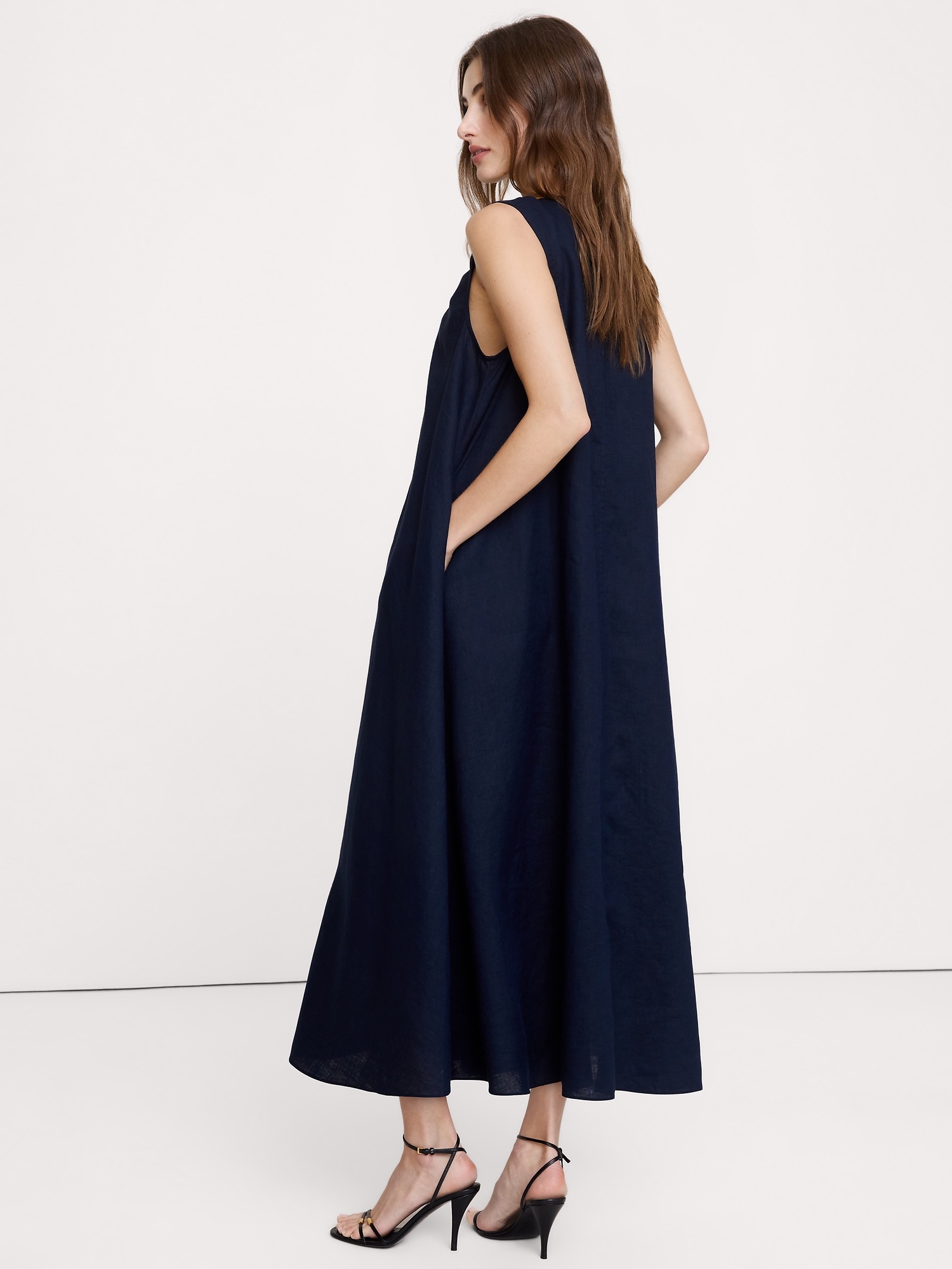 Женское платье Banana Republic Linen Scoop-Neck Maxi, цвет: Тёмно-синий — фото 2