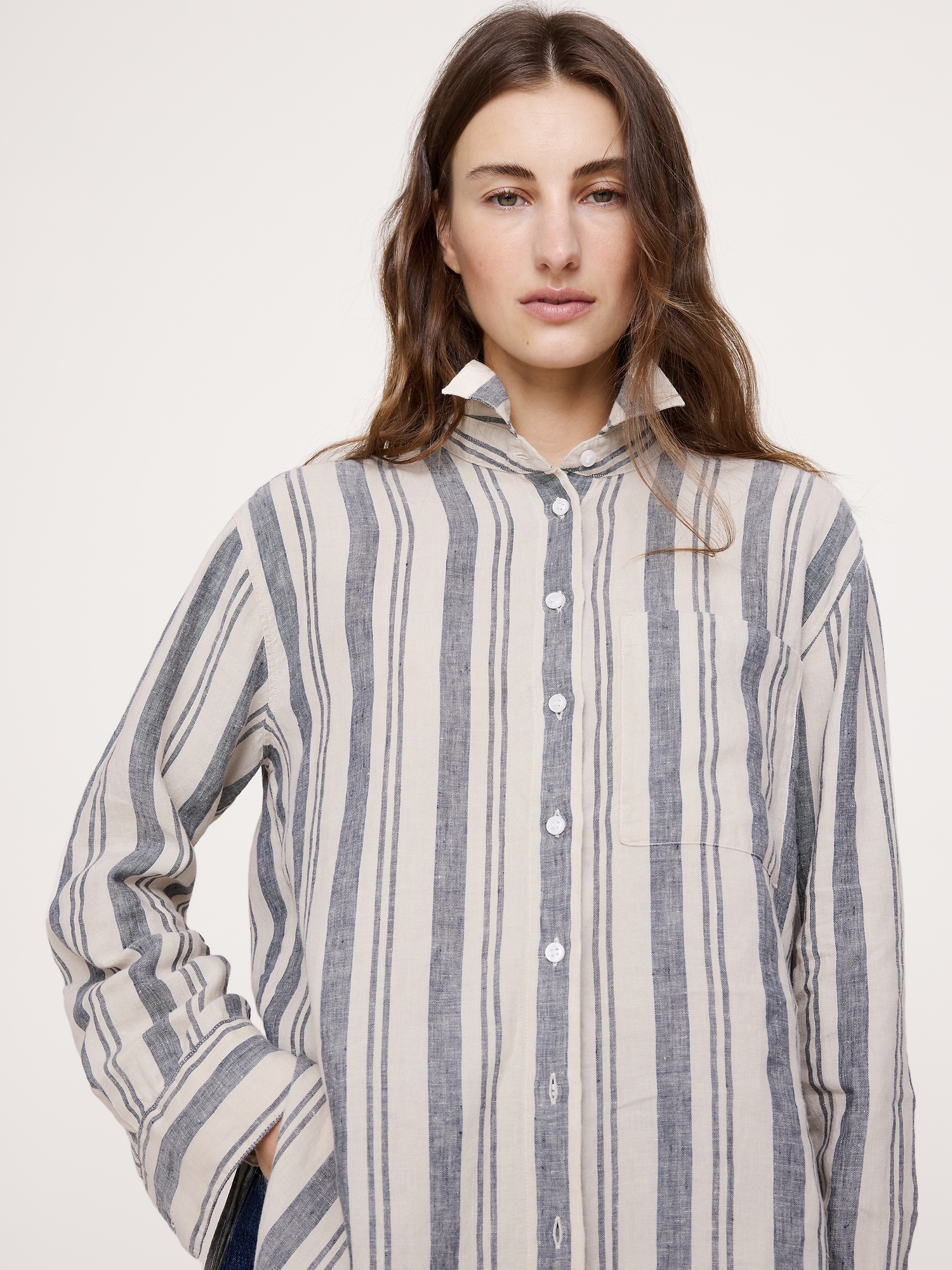 Image number 4 showing, The Oversized Linen Shirt