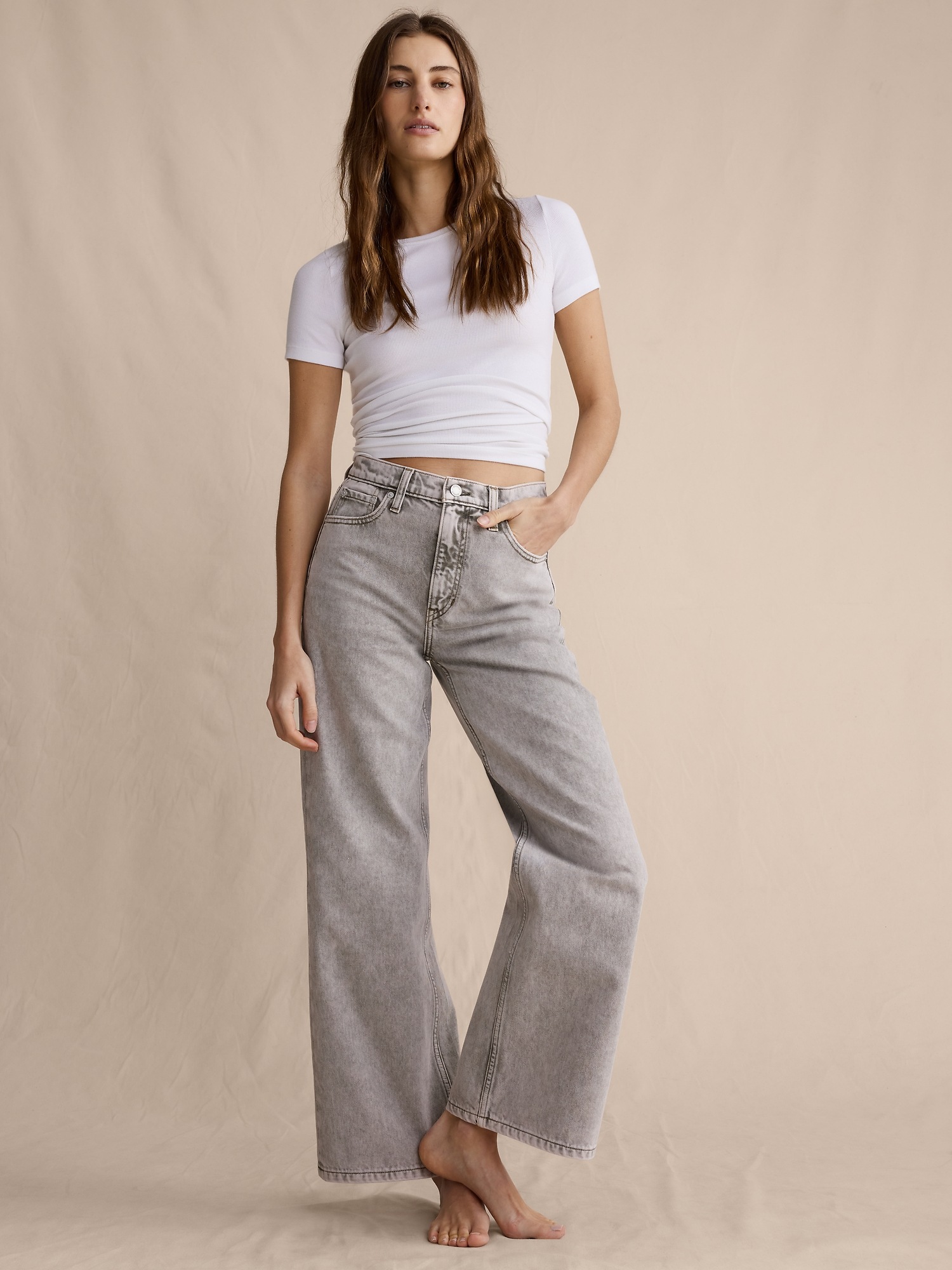 Женские джинсы Banana Republic The Icon Classic Wide-Leg Crop Jean, цвет: Серый бежевый — фото 4