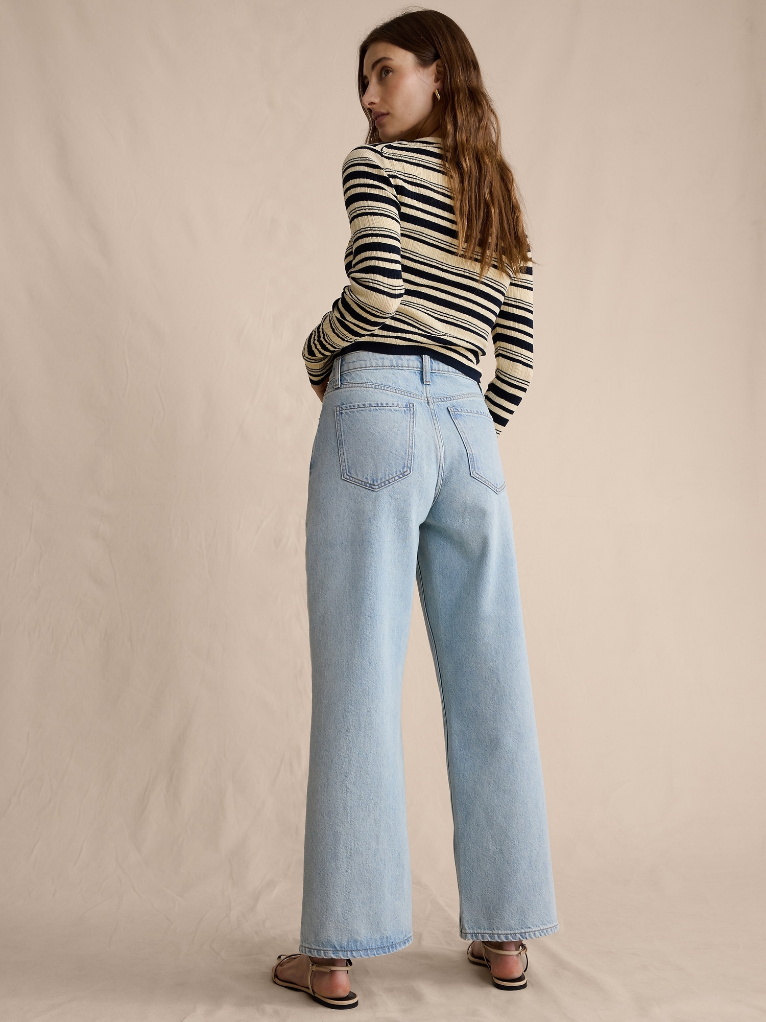 Image number 8 showing, The Icon Classic Wide-Leg Crop Jean
