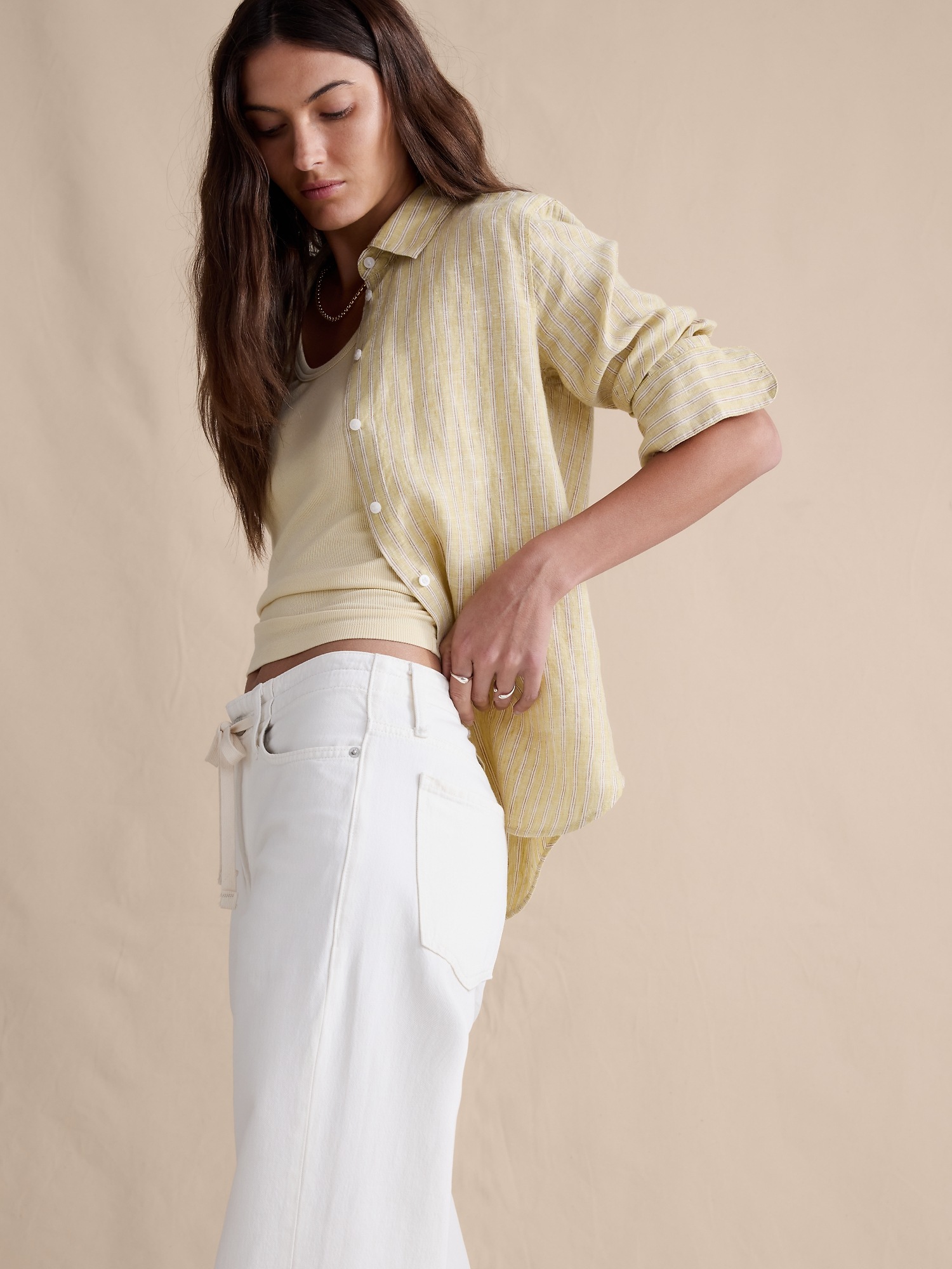 Женские джинсы Banana Republic Mid-Rise Wide-Leg Drawstring Jean, цвет: Яркий белый — фото 3