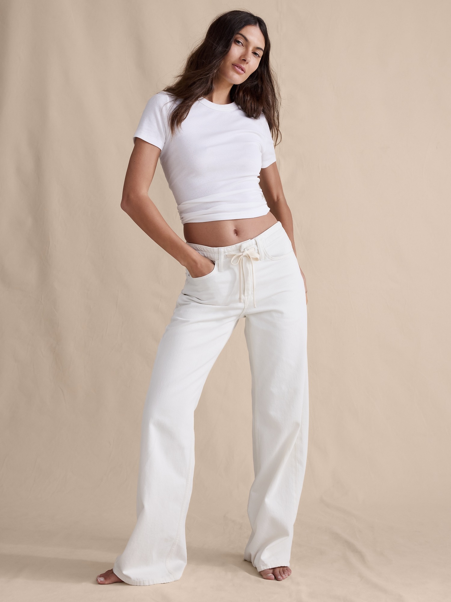 Женские джинсы Banana Republic Mid-Rise Wide-Leg Drawstring Jean, цвет: Яркий белый — фото 4