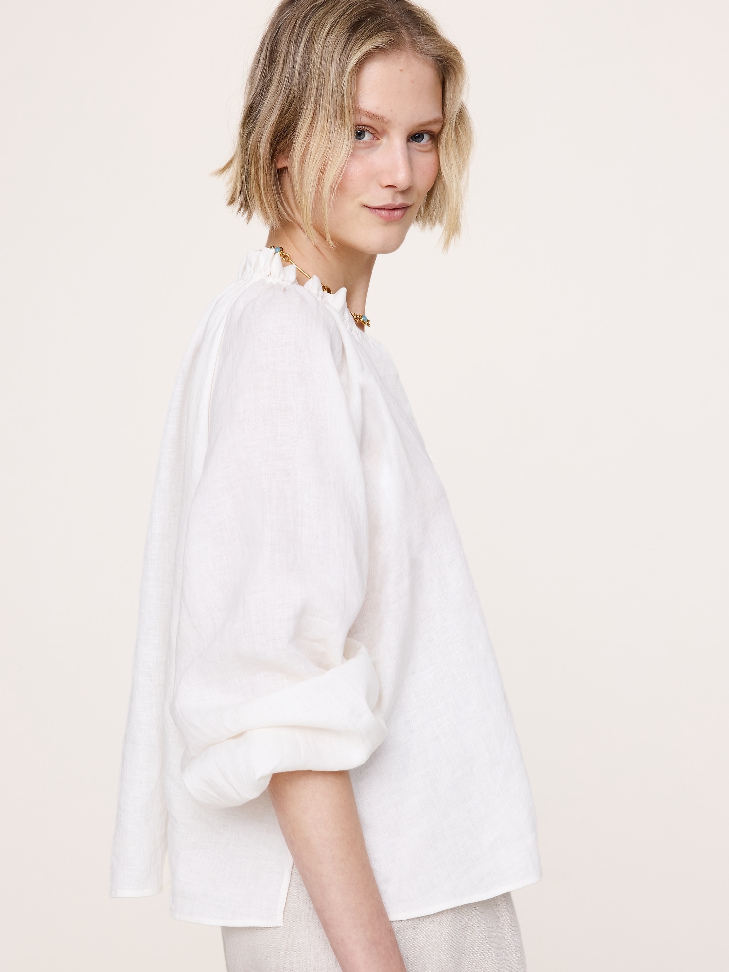 Image number 3 showing, Linen Ruffle-Neck Top