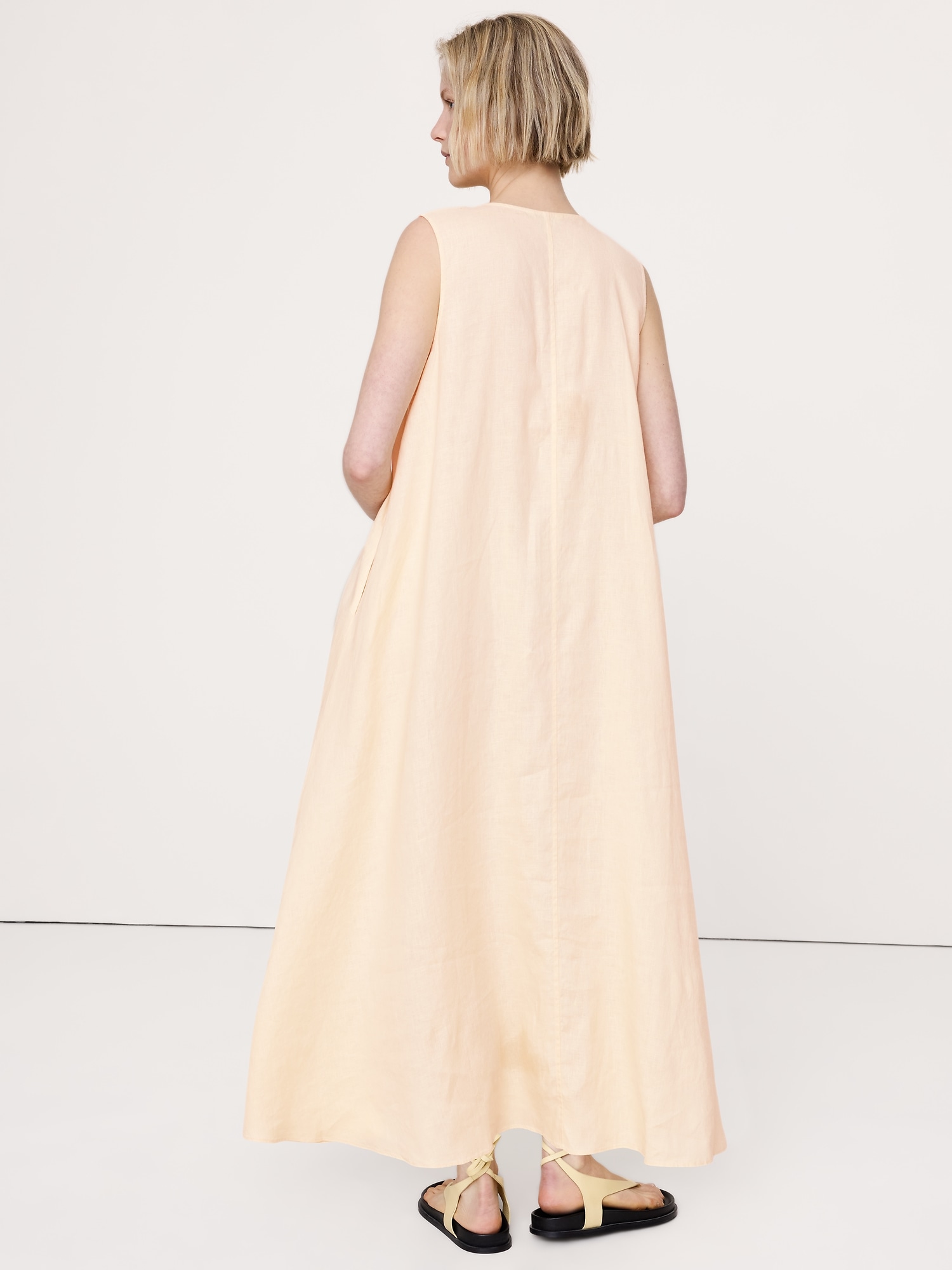 Image number 3 showing, Linen Scoop-Neck Maxi Dress