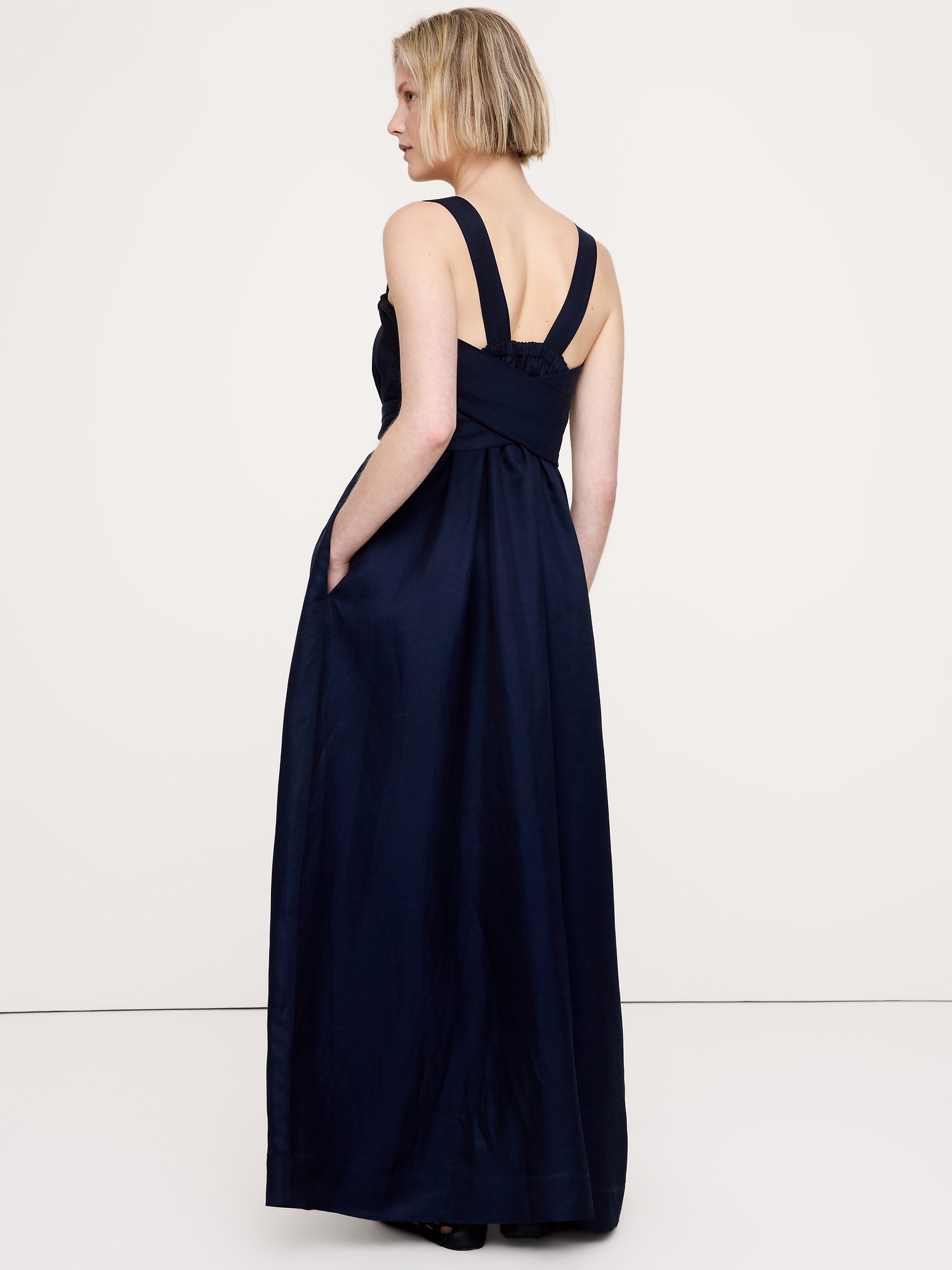 Image number 3 showing, Viscose-Linen Gathered Maxi Dress