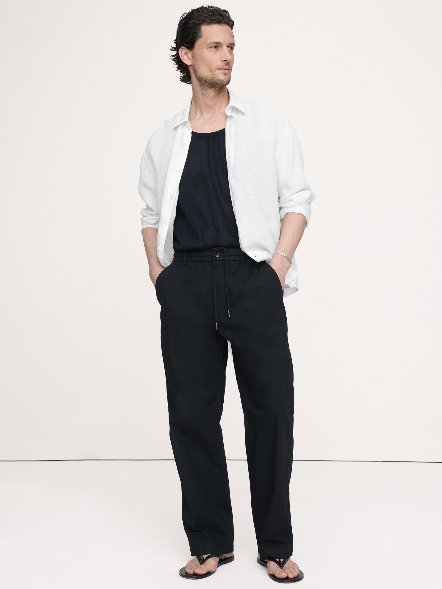 Мужские брюки Banana Republic The Weekender Relaxed Pull-On Pant in Cotton, цвет: Чёрный
