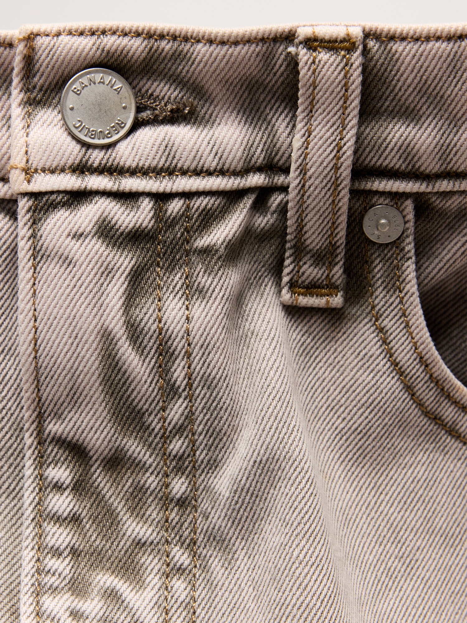 Image number 7 showing, The Icon Classic Wide-Leg Crop Jean