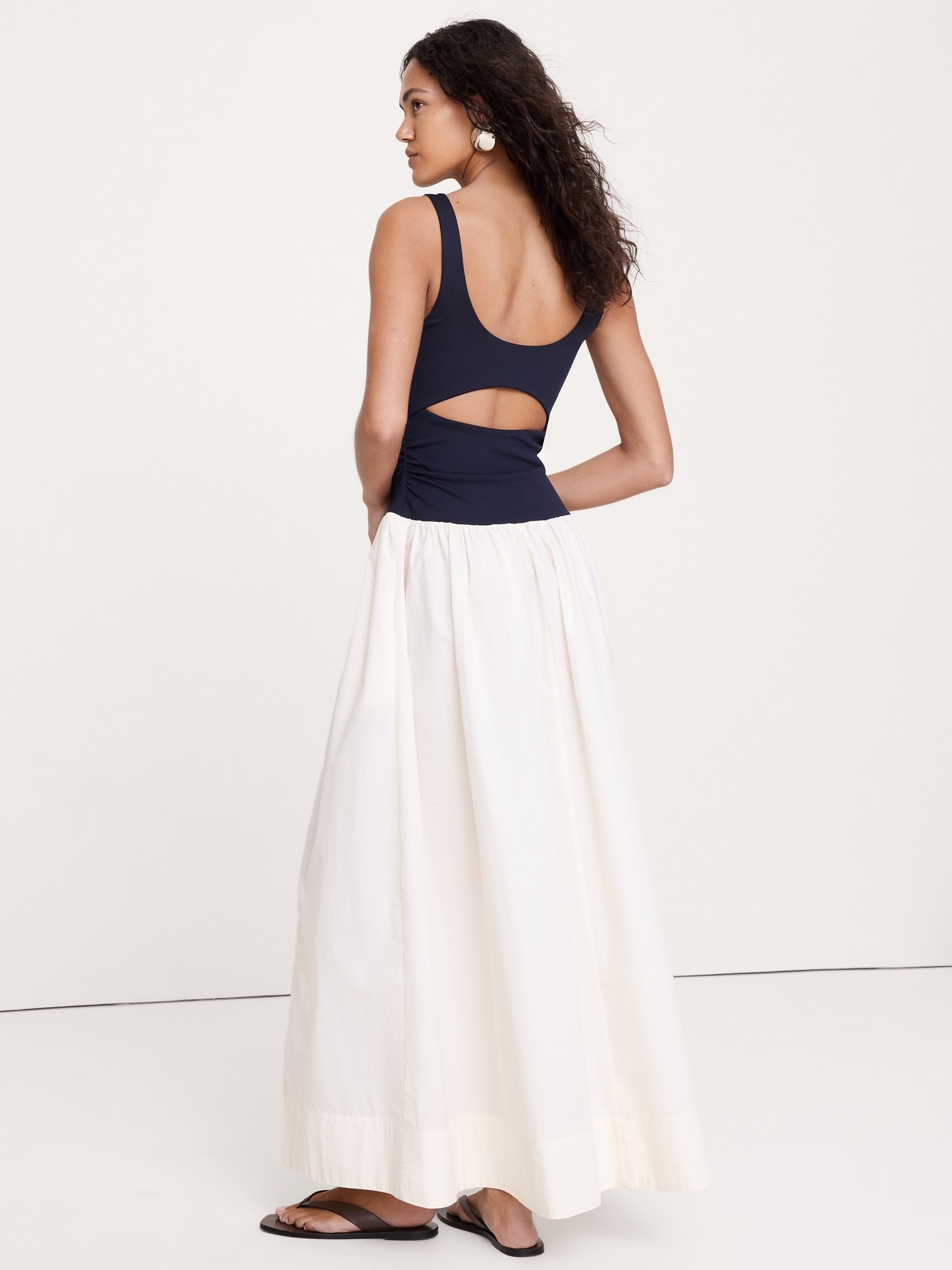 Image number 3 showing, Sculpted-Stretch + Cotton Poplin Maxi Dress
