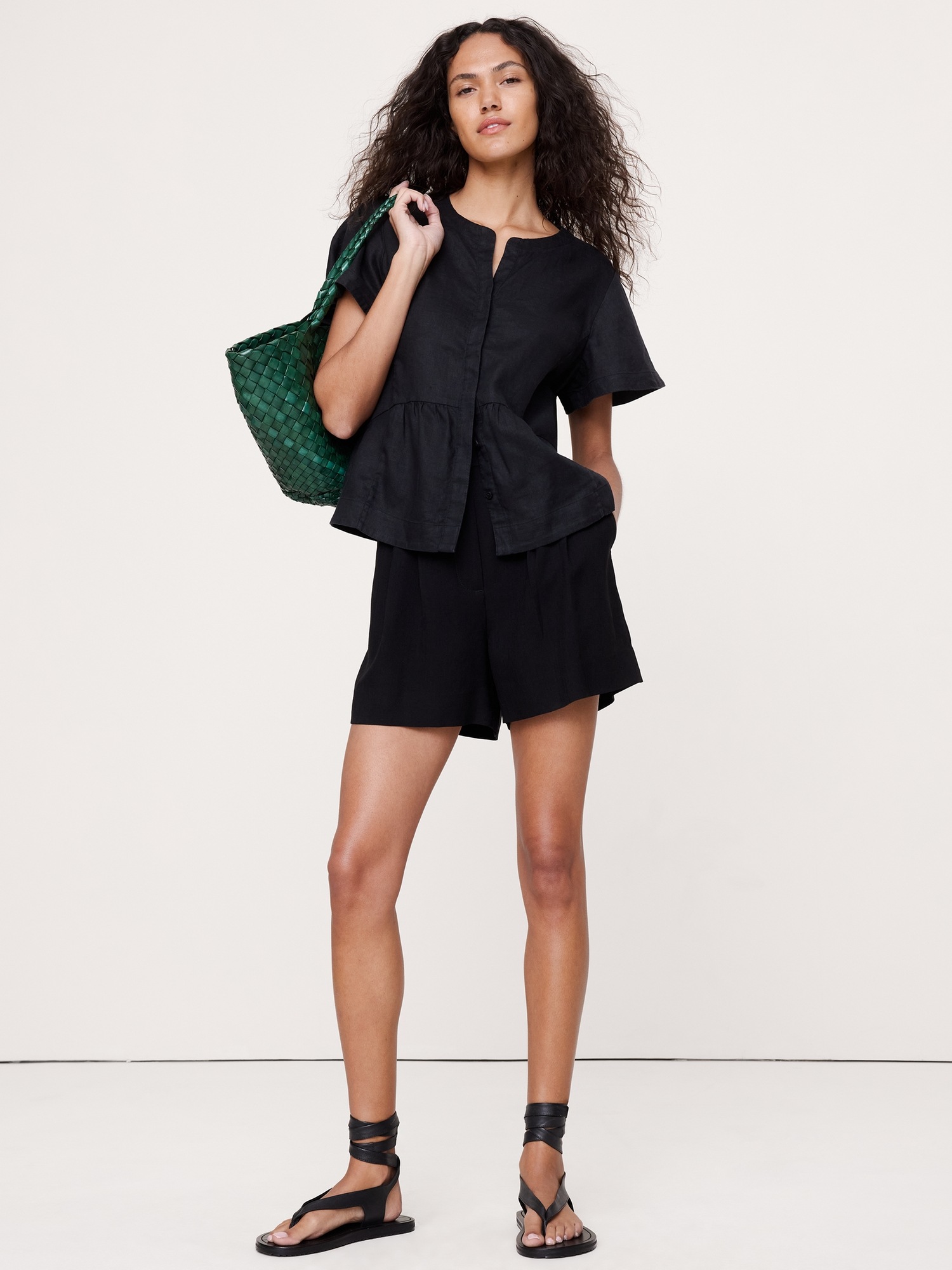 Женский топ Banana Republic Linen Flutter-Sleeve Top, цвет: Чёрный